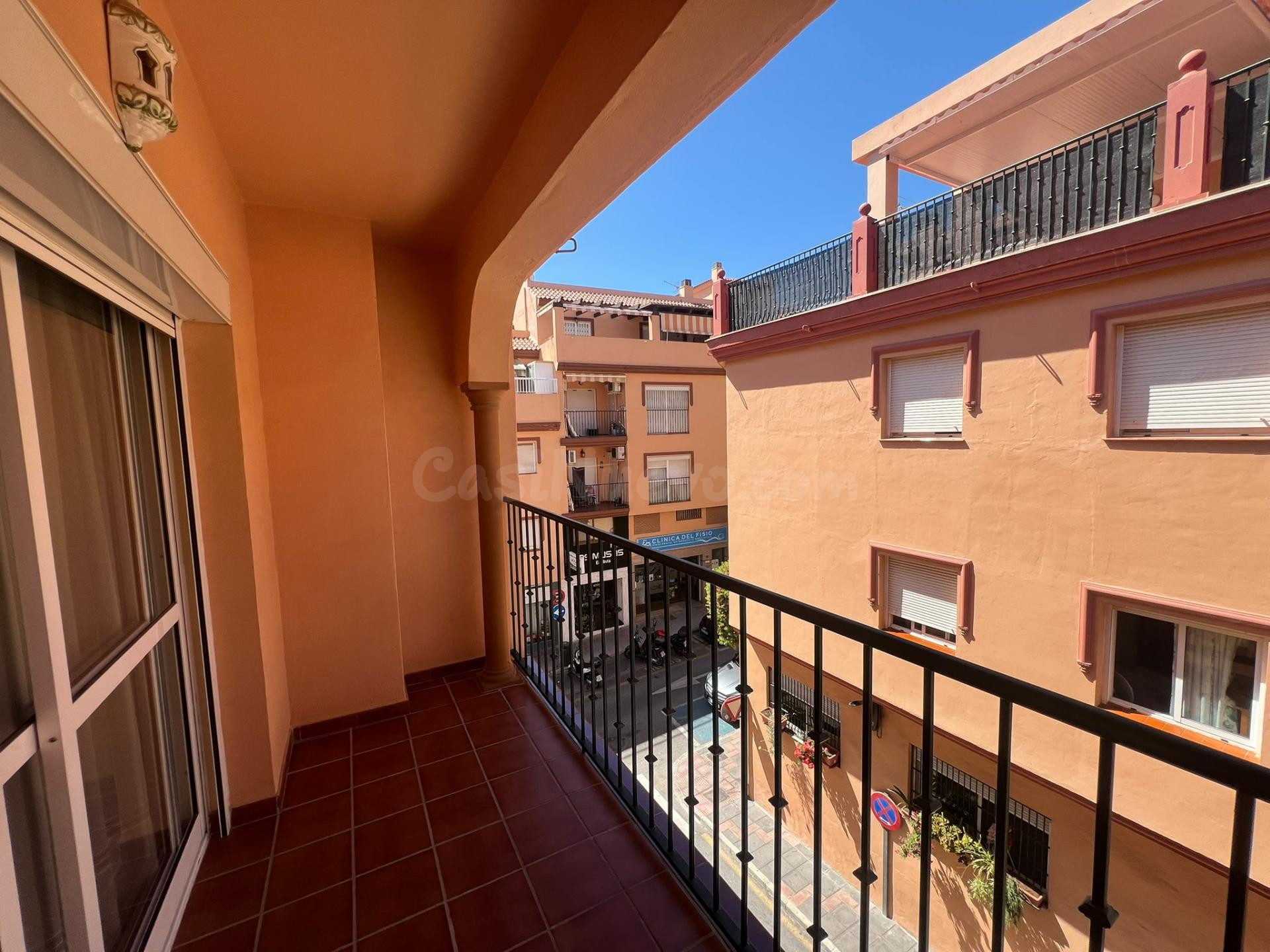 Amplio piso de 3 dormitorios con terraza, garaje y trastero!!