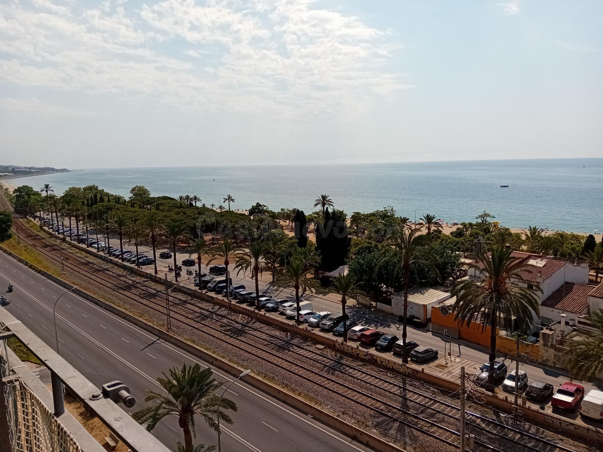 Piso en 1a línea de mar en Mataró (Avenida Maresme) – Para reformar a tu gusto