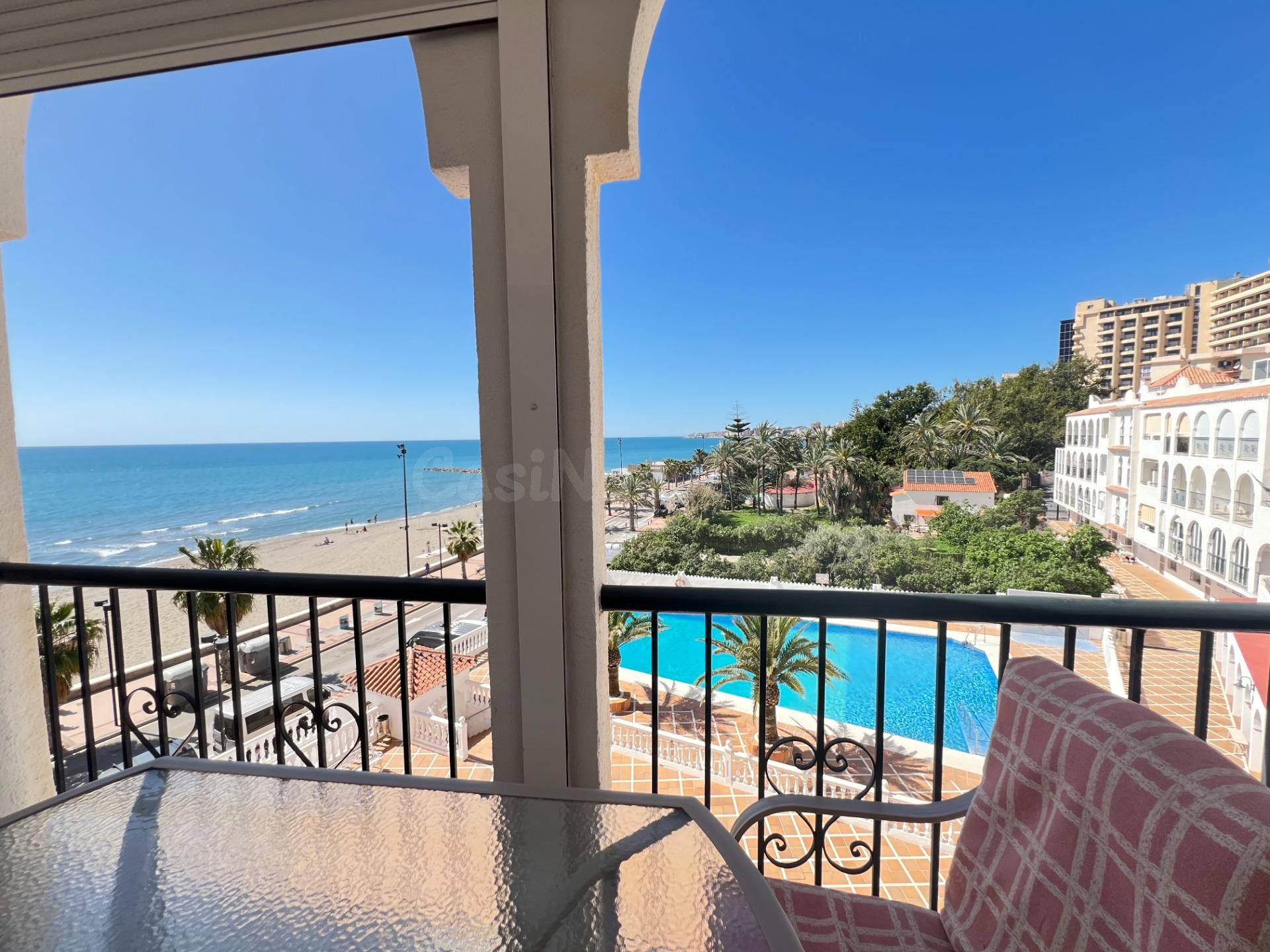 ALQUILER DISPONIBLE MAYO Y JUNIO 2026. APARTAMENTO 1 DORMITORIO EN PRIMERA LÍNEA DE PLAYA. PISCINA