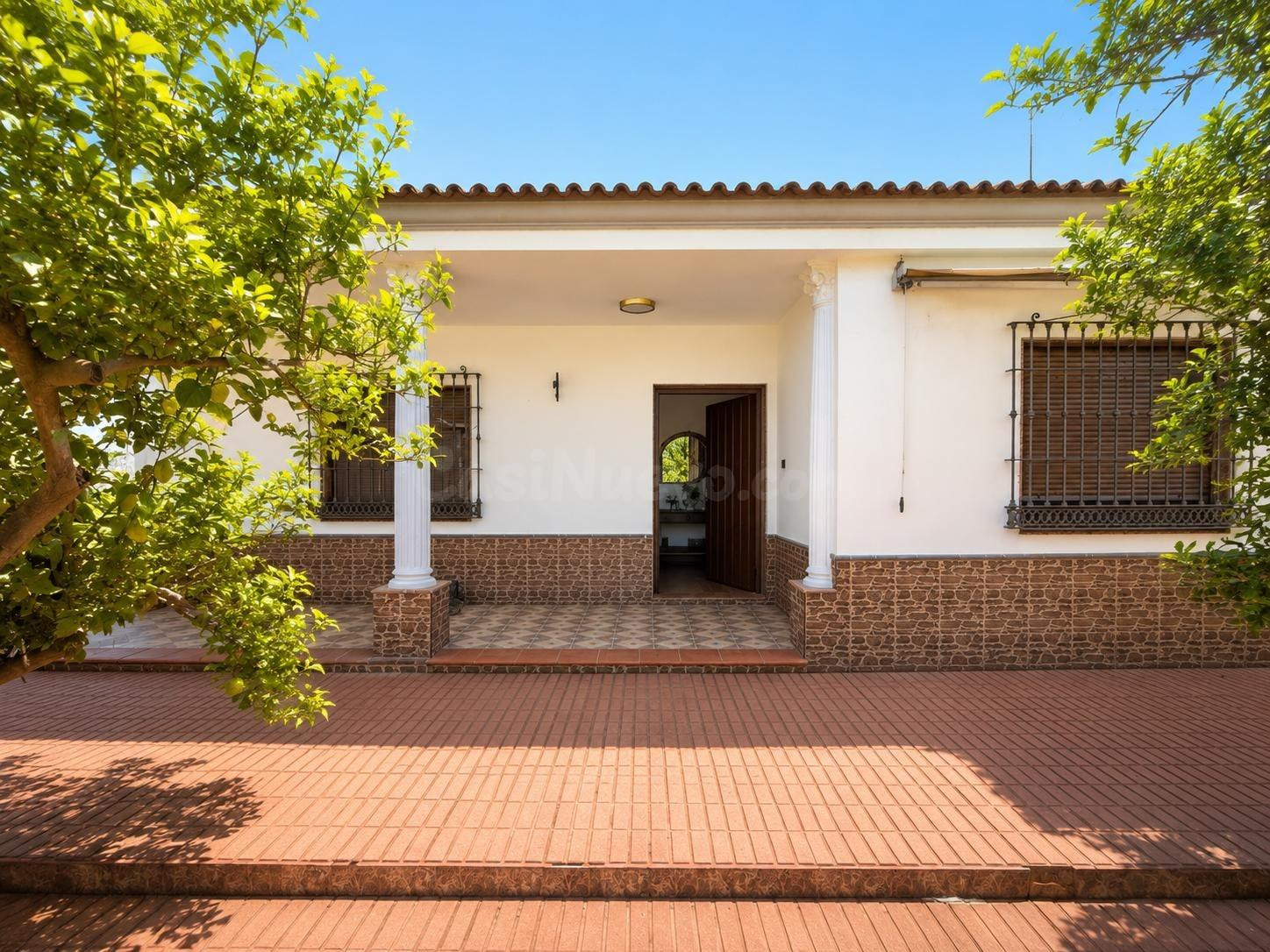 FINCA RÚSTICA CON VIVIENDA, PISCINA Y ZONA DE OCIO EN LOS ALGARBES (LA CARLOTA)