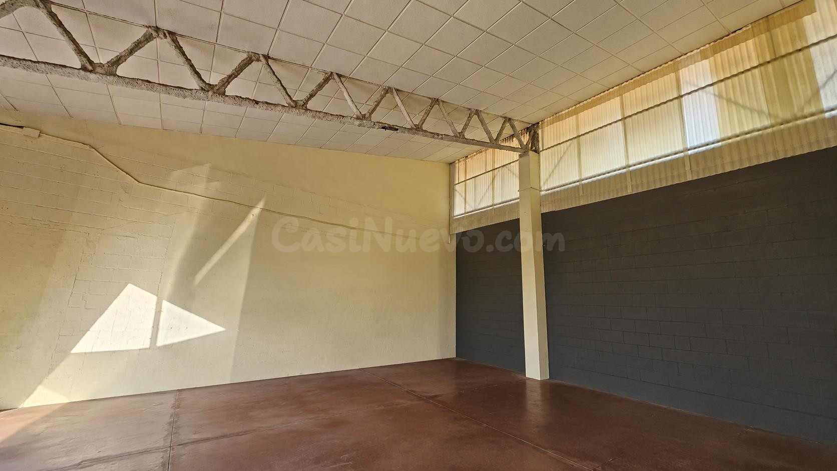 ¡NAVE INDUSTRIAL EN VENTA EN EL POLÍGONO DE CHINALES – CÓRDOBA!