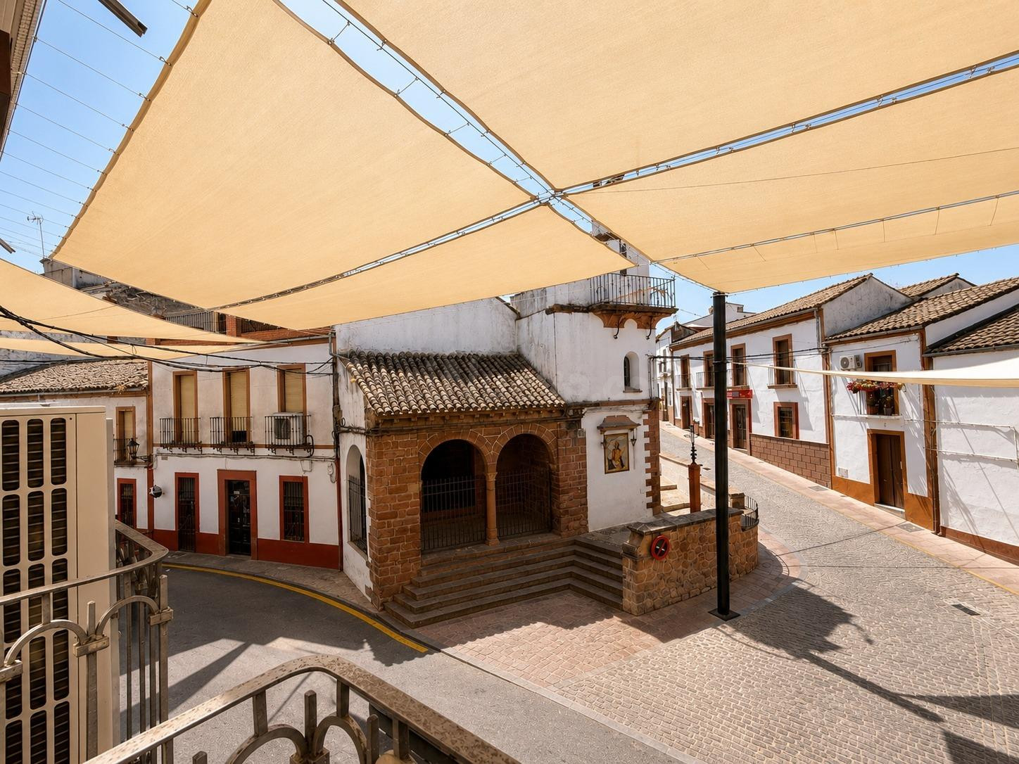 Edificio + negocio de hostelería en funcionamiento con alta rentabilidad en Montoro
