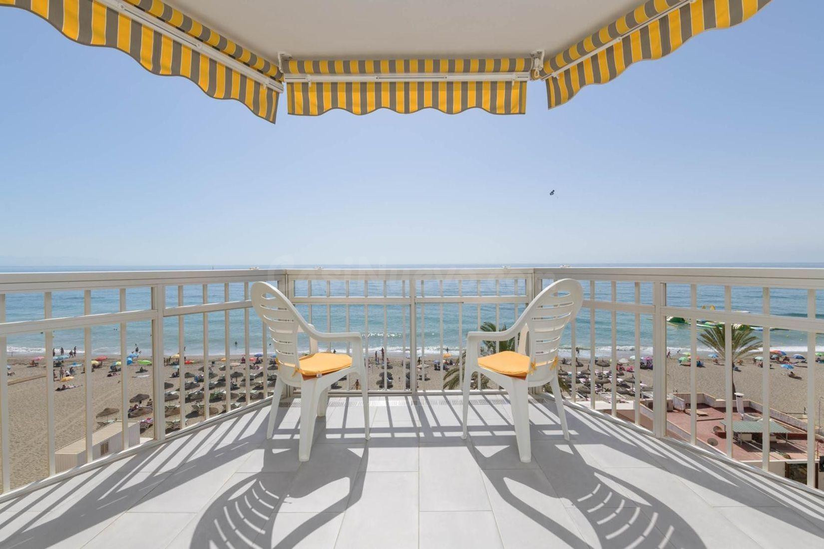 APARTAMENTO PRIMERA LINEA DE PLAYA, FUENGIROLA