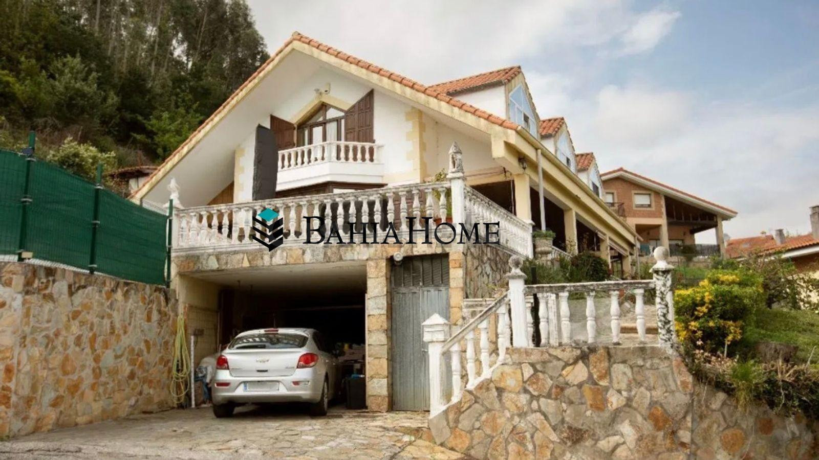 Chalet independiente en venta en Treto junto a la Ría del Asón
