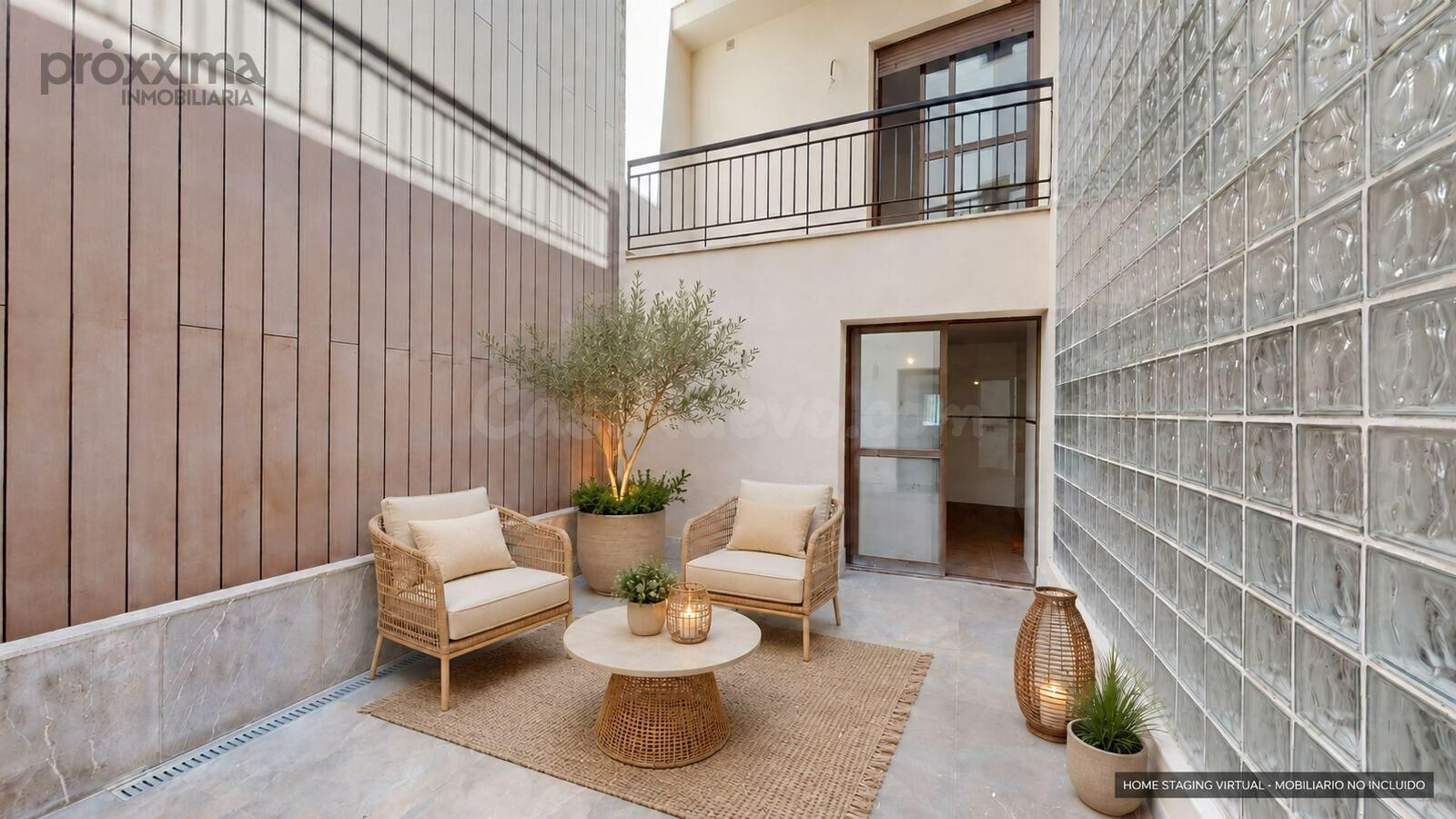 Exclusiva vivienda reformada con gran patio central y extraordinarias posibilidades.