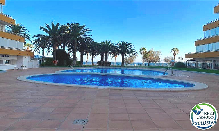 Fantástico apartamento reformado en Roses Holiday Center | Piscina, jardines y vistas al mar