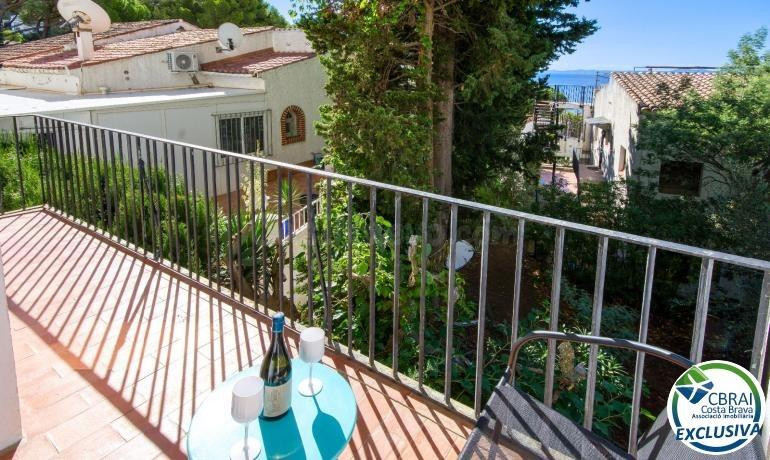 Exclusivo apartamento reformado a 50 metros de la playa de Canyelles Petites – Roses