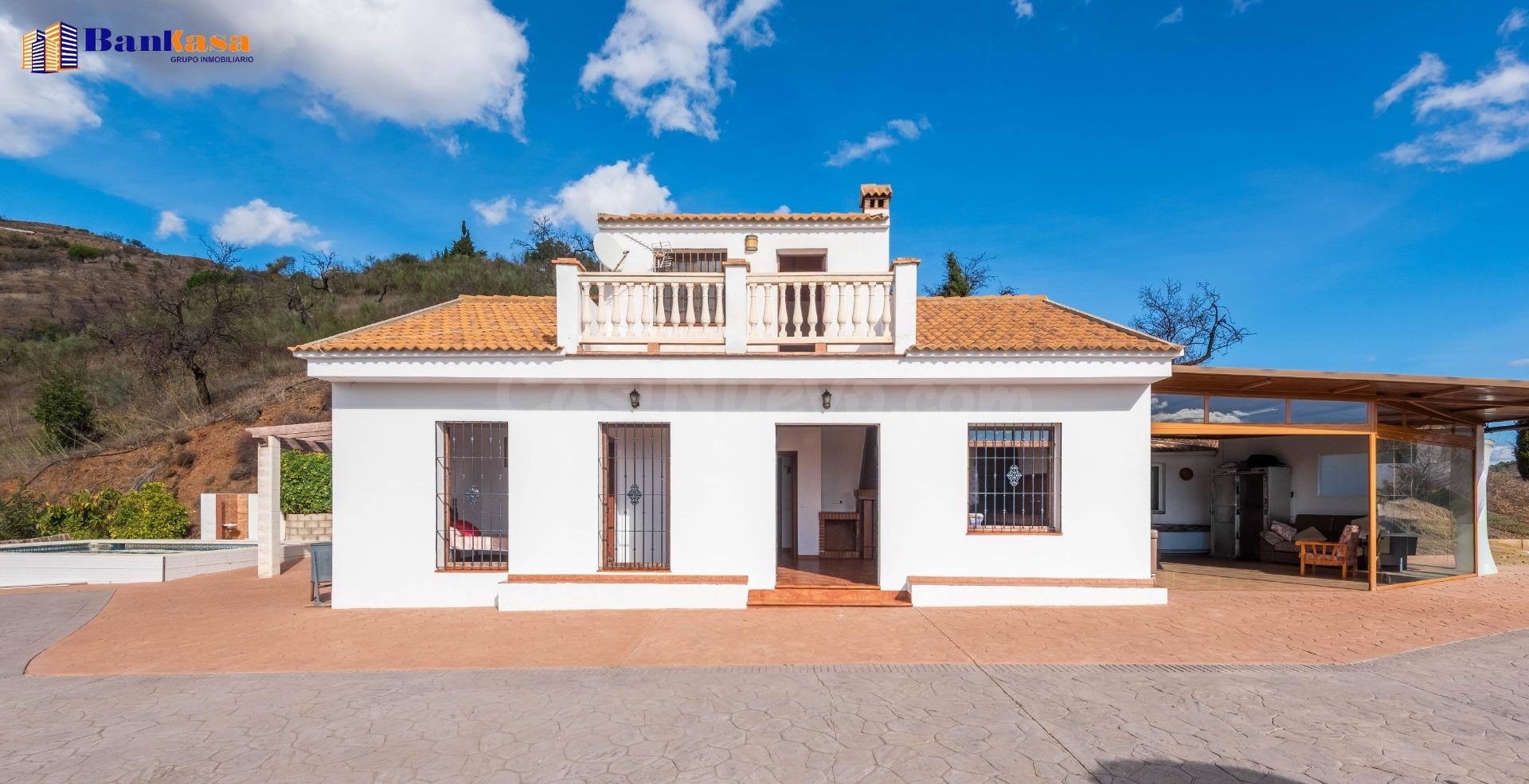 CHALET RURAL CON PISCINA Y VISTAS PANORÁMICAS A SOLO 15 MINUTOS DE MÁLAGA – CASABERMEJA