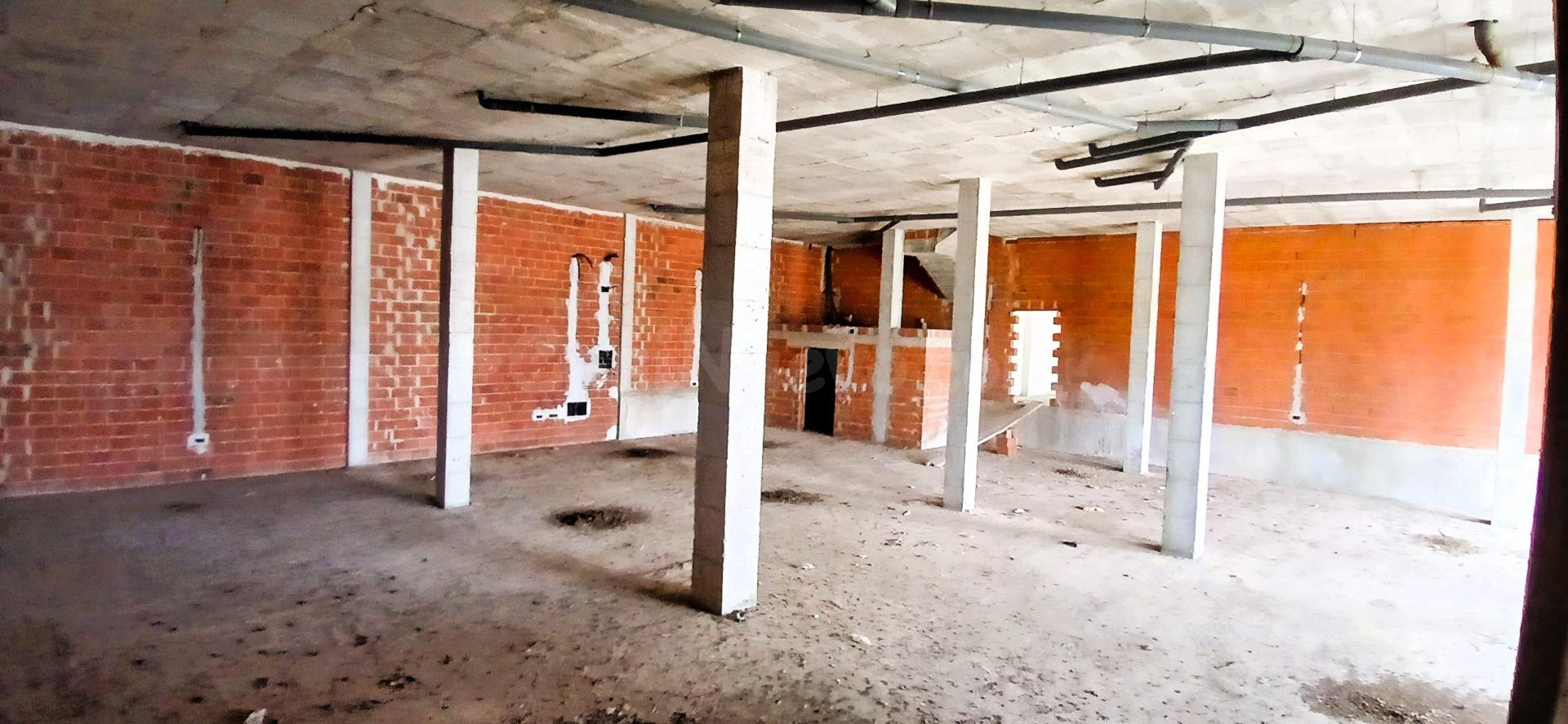 SE ALQULA  LOCAL COMERCIAL 700 MTS2 EN  AVENIDA DEL MAR DE S - foto 2
