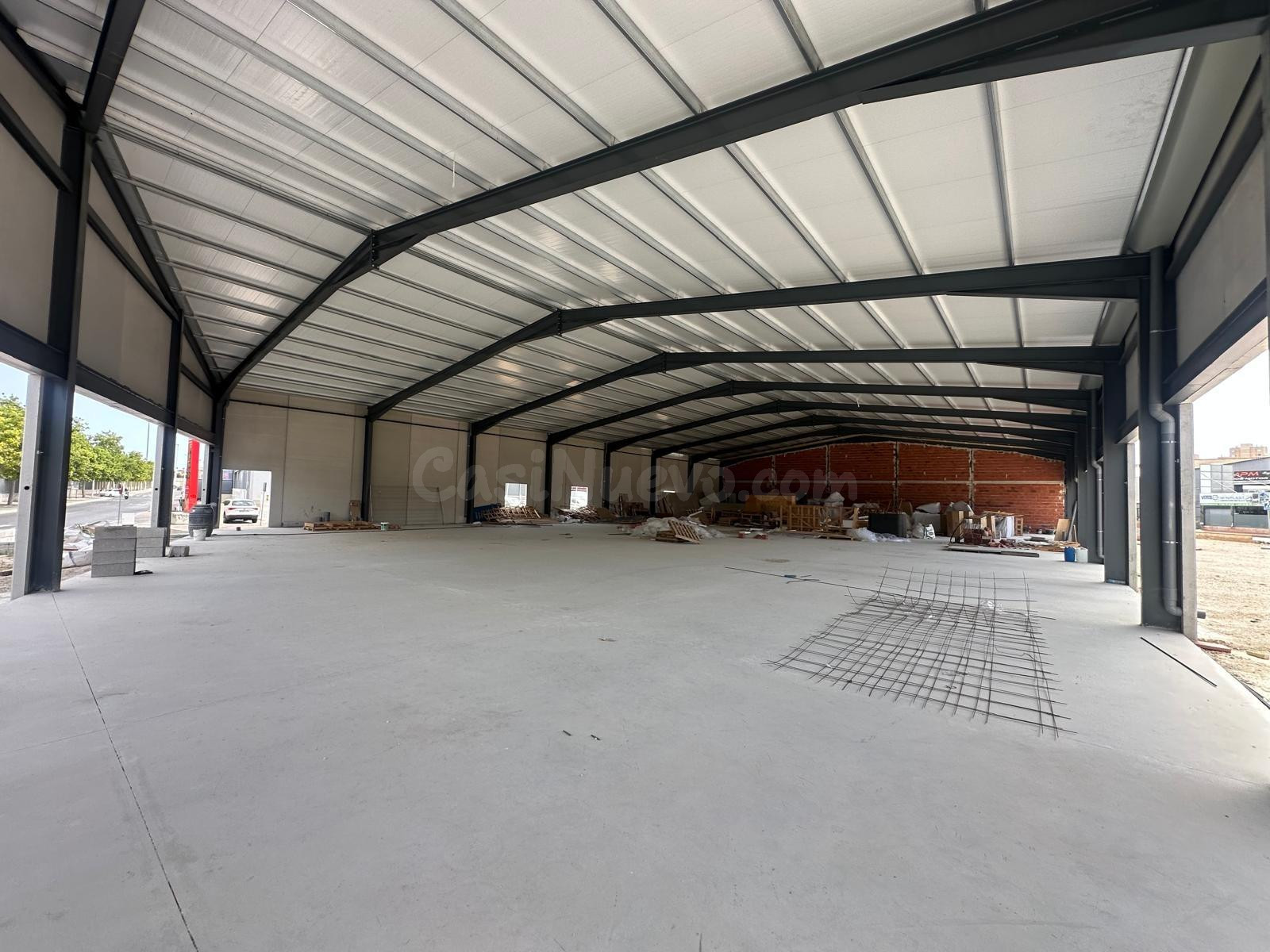 SE ALQUILA LOCAL COMERCIAL DESDE 220 M2 NUEVOS EN EL POLIGONO INDUSTRIAL CASA GRANDE DE TORREVIEJA