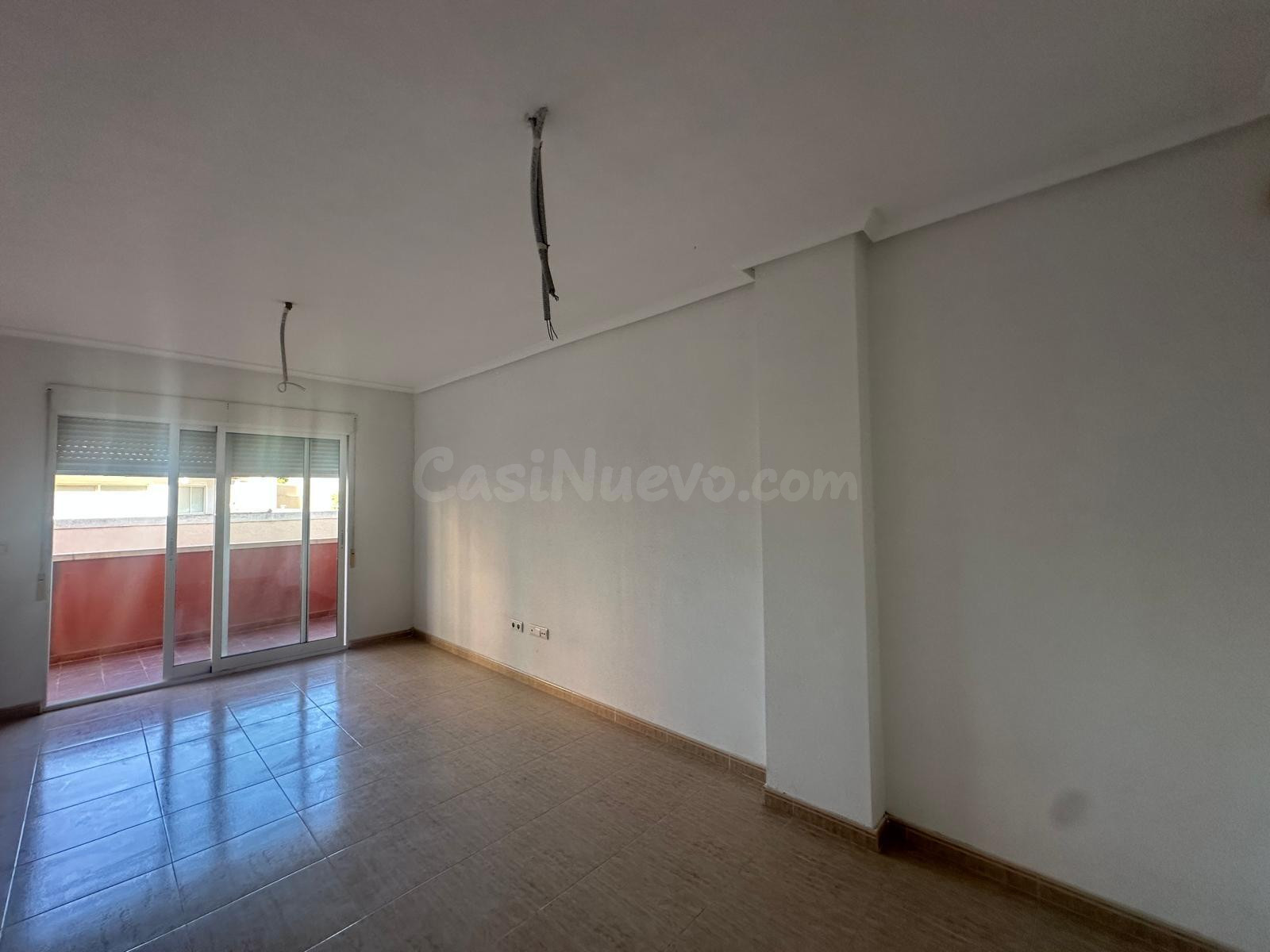 SE VENDE APARTAMENTO DE 3 DORMITORIOS CON SOLARIUM PRIVADO, GARAJE INCLUIDO Y PISCINA COMUNITARIA EN ALMORADI