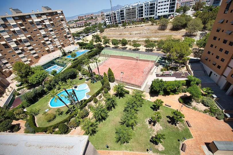 Exclusivo dúplex con ascensor, gran terraza con barbacoa, trastero y garaje en una de las mejores zonas de Alicante