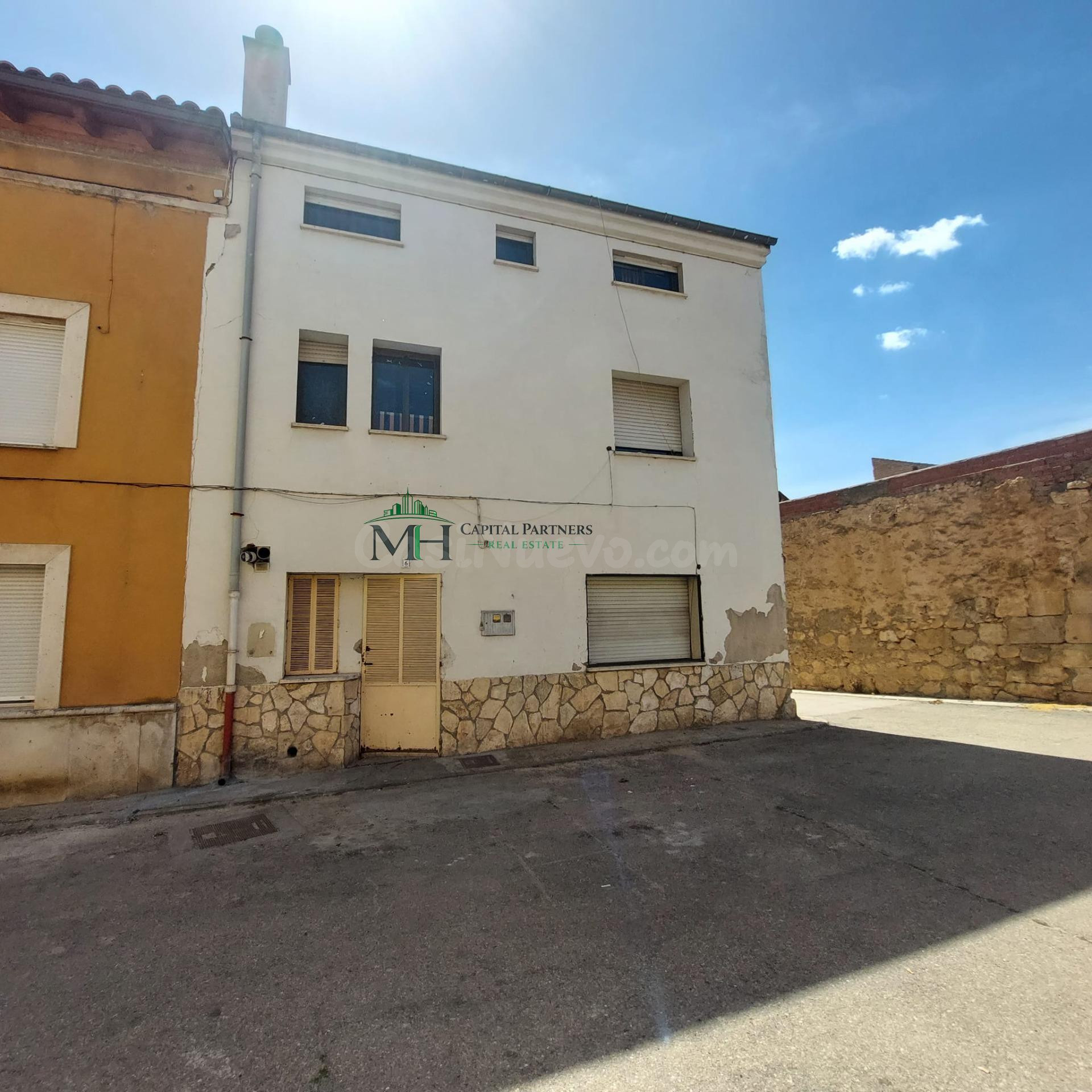 Casa de Pueblo en Castrillo de la Vega - Oportunidad Única e