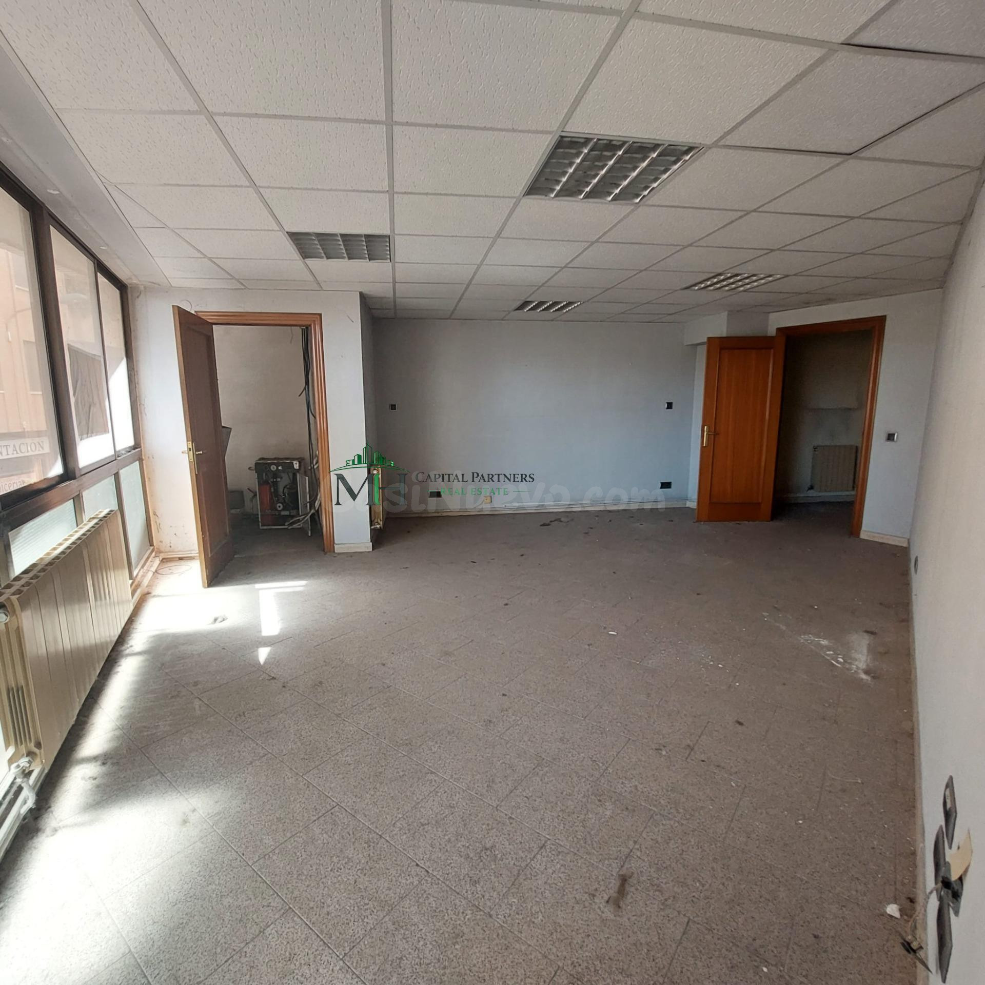 Amplia Oficina en Najera con Potencial para Transformación - foto 3