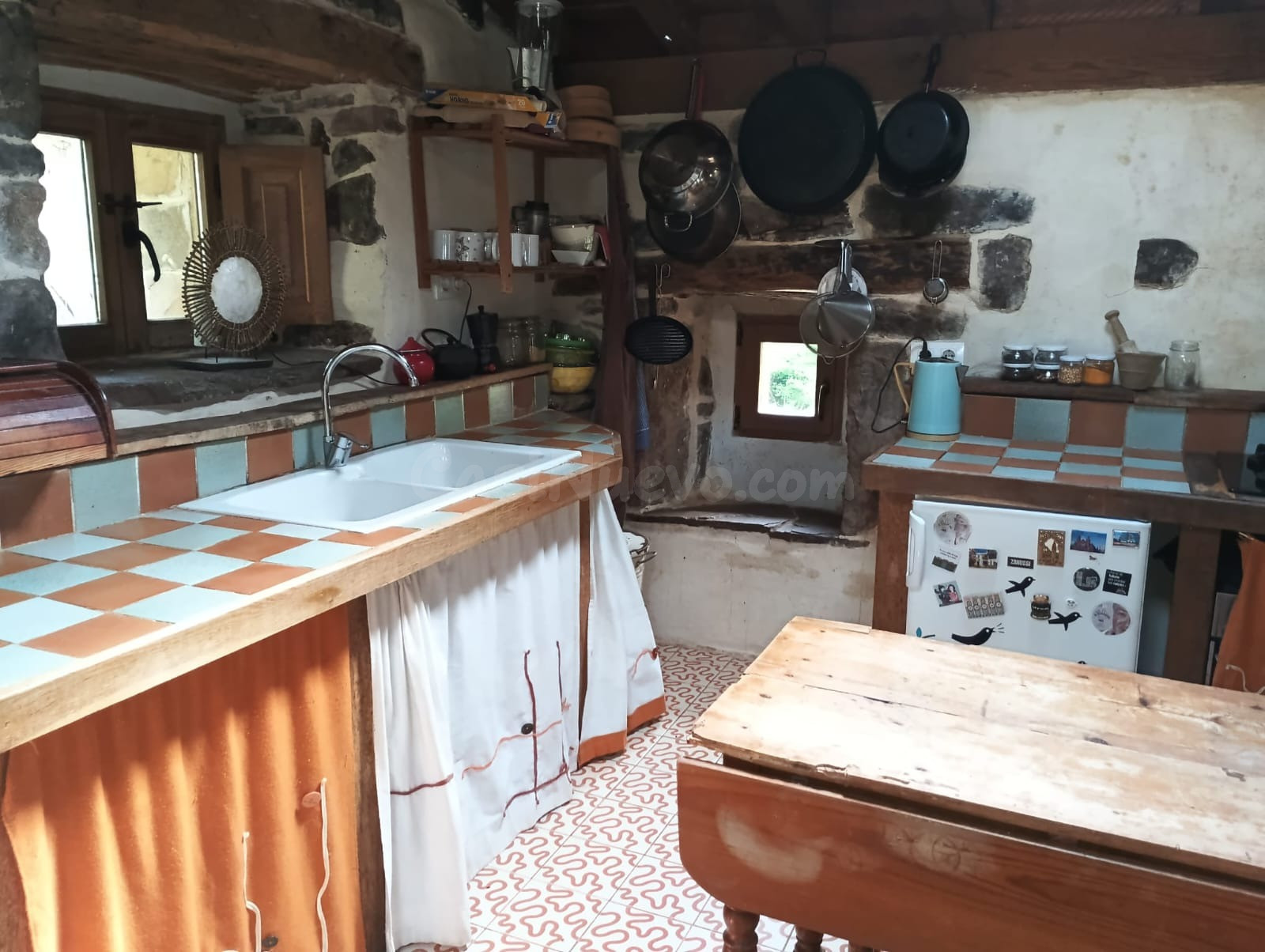 CABAÑA  PASIEGA CON FINCA PRODUCTIVA DE FRUTOS ROJOS EN VEGA - foto 2