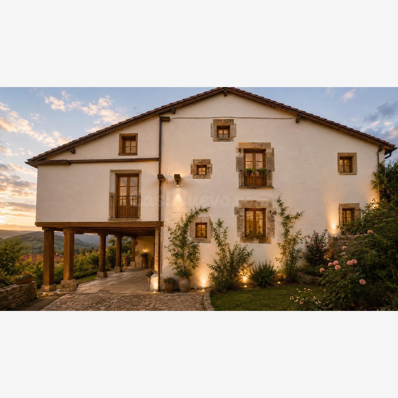 Gran casa tradicional cántabra de piedra con parcela urbana - foto 4