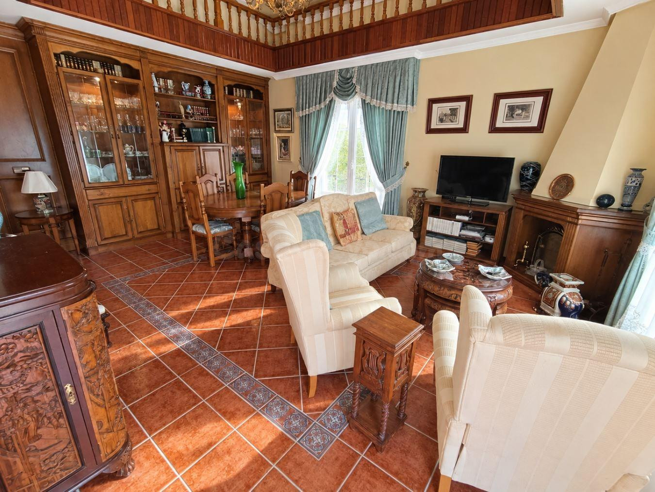 EXCLUSIVA PROPIEDAD EN PARCELA DE 5.000 M2 CON PISCINA,  Y V - foto 4