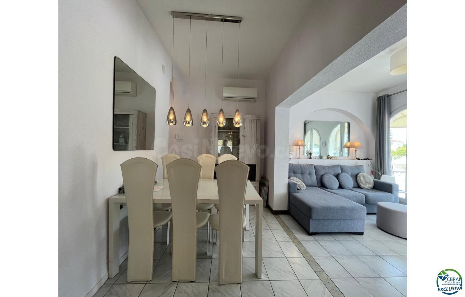 En venta casa al canal orientación sud-este , terreno de 542 - foto 3