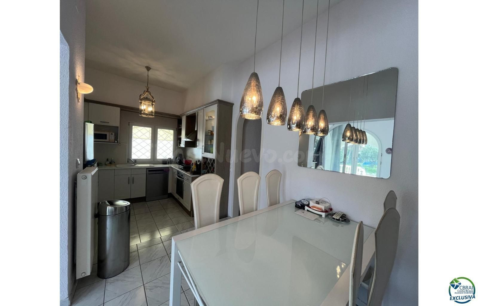 En venta casa al canal orientación sud-este , terreno de 542 - foto 5