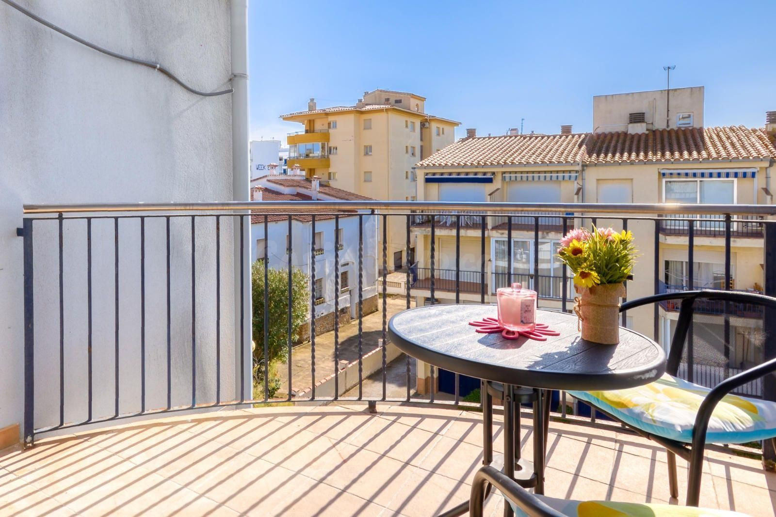 Bonito apartamento a 100 metros del mar en la zona de Salata