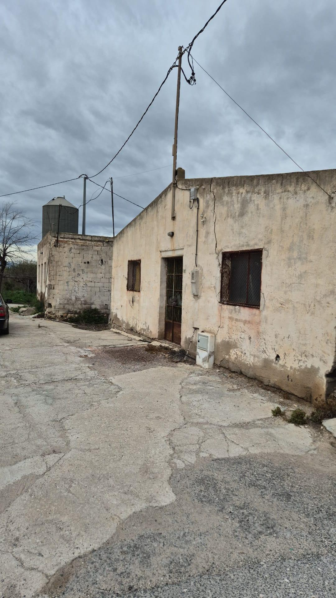 Amplia Nave Industrial en Algezares - 616652603