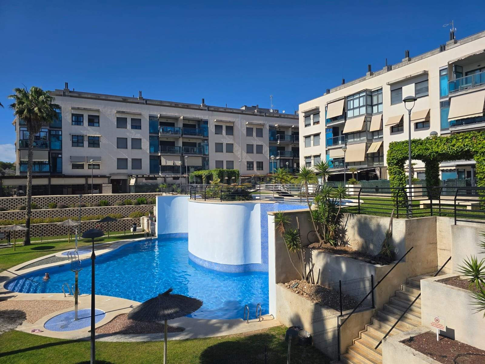 SANTA POLA FANTASTICO APARTAMENTO EN URBANIZACION CON PISCINA