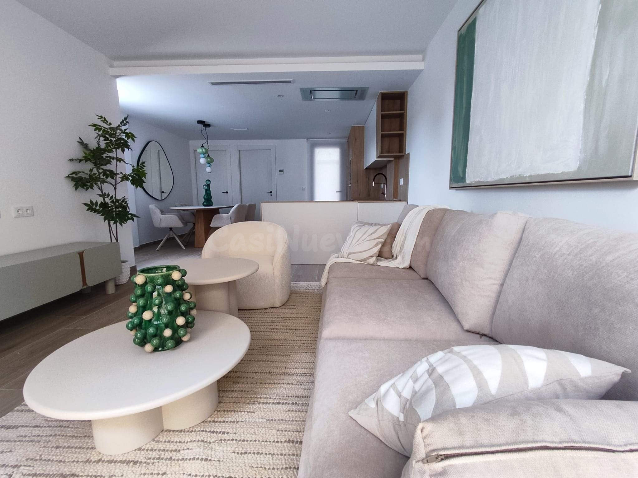 CHALET ADOSADO EN DOLORES AL LADO PLAYA Y AEROPUERTO DE ELCHE.