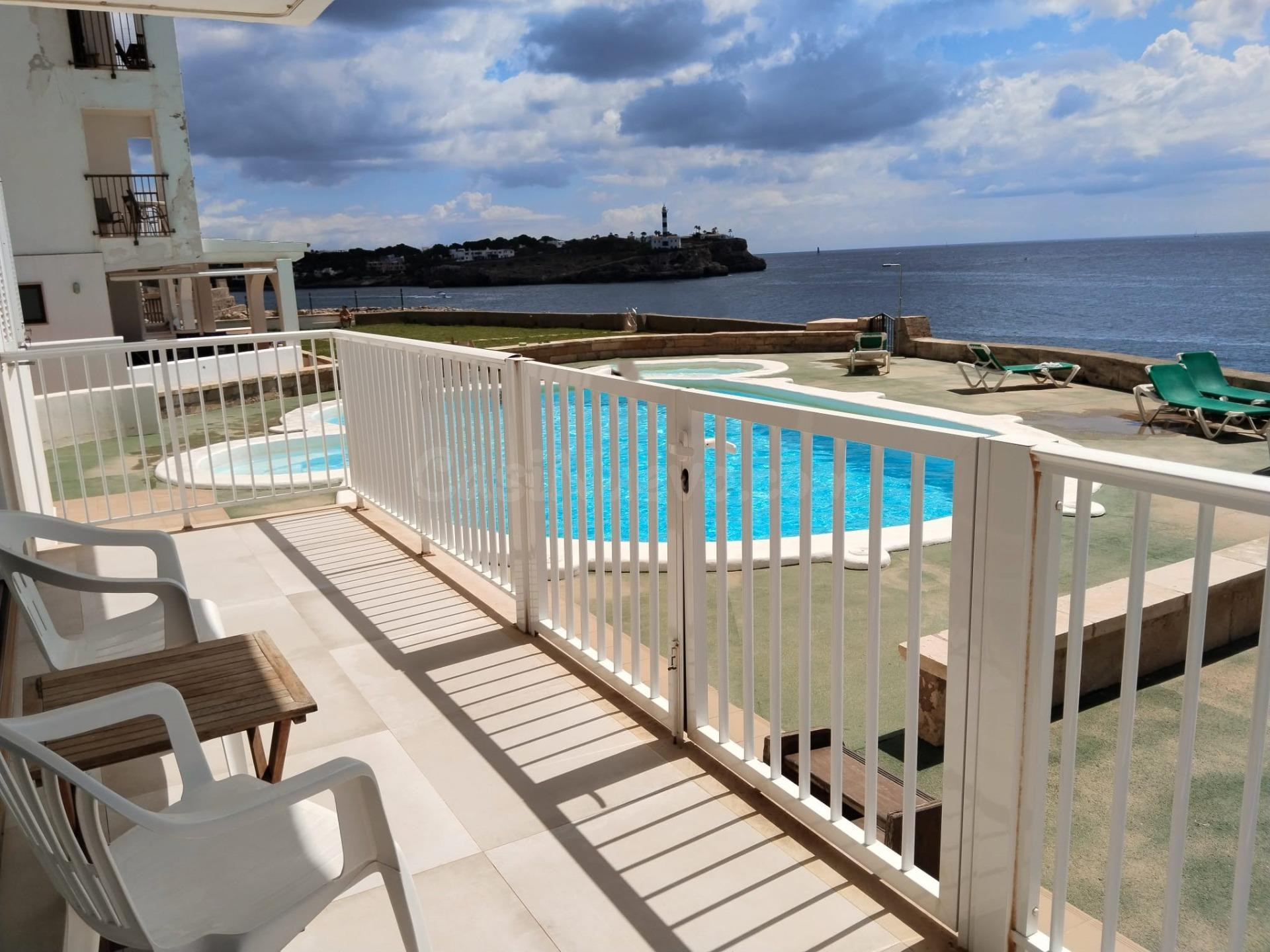 Apartamento con vistas al mar en Portocolom. ALQUILER DE TEM - foto 2
