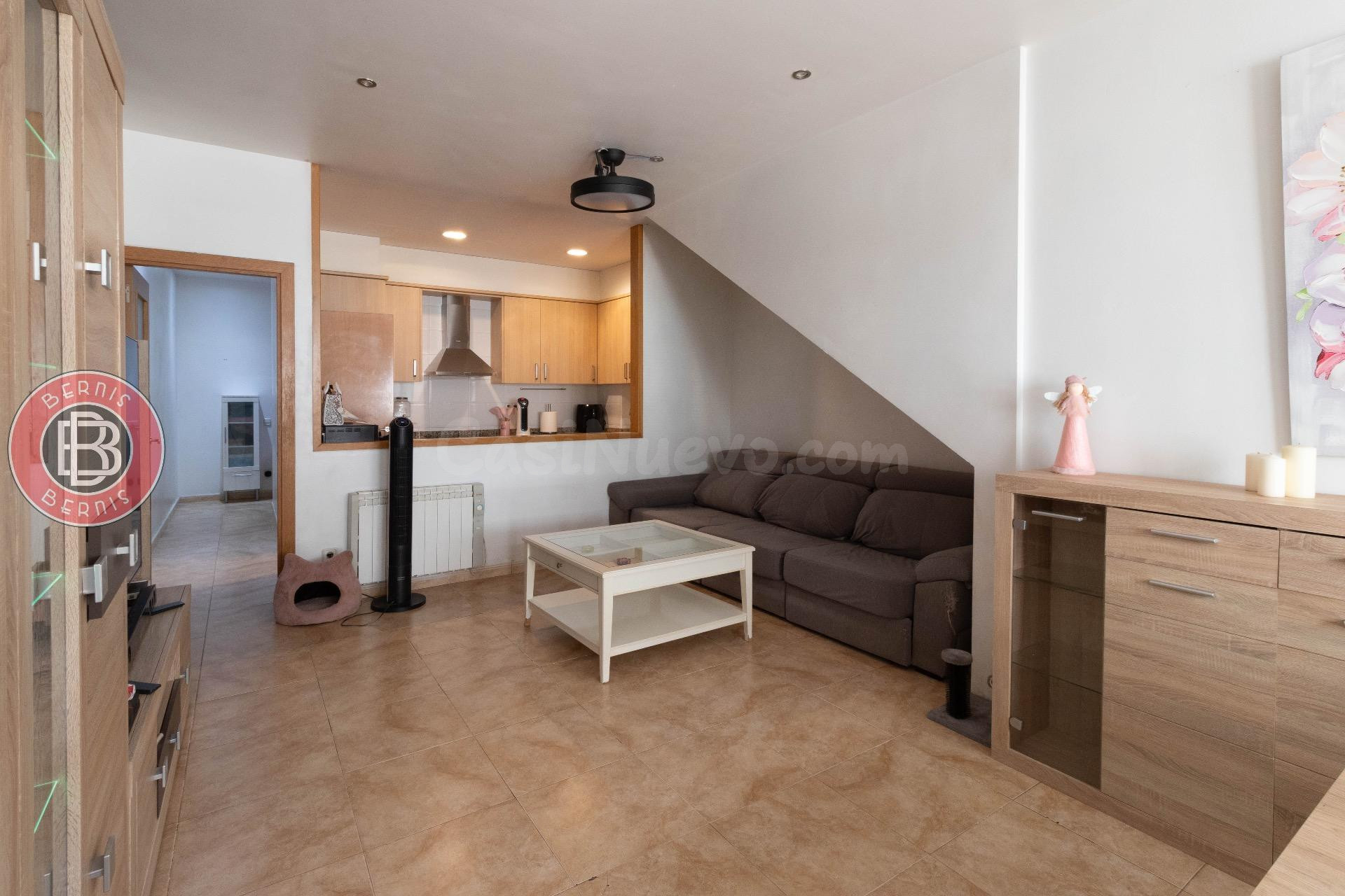 Planta baja con patio privado en Sant Llorenç d'Hortons