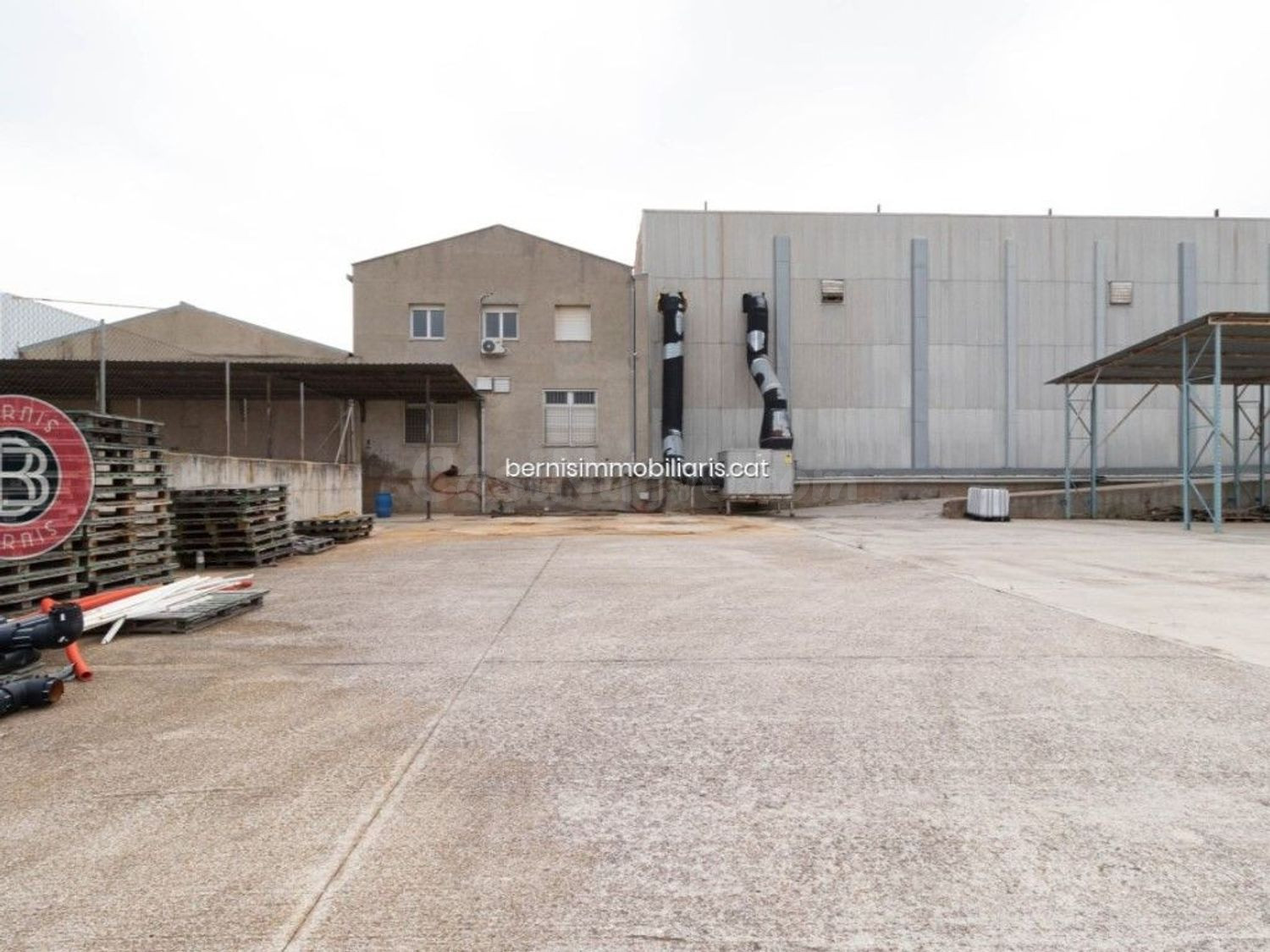 Local comercial 1932m² en venta - La plana - foto 2