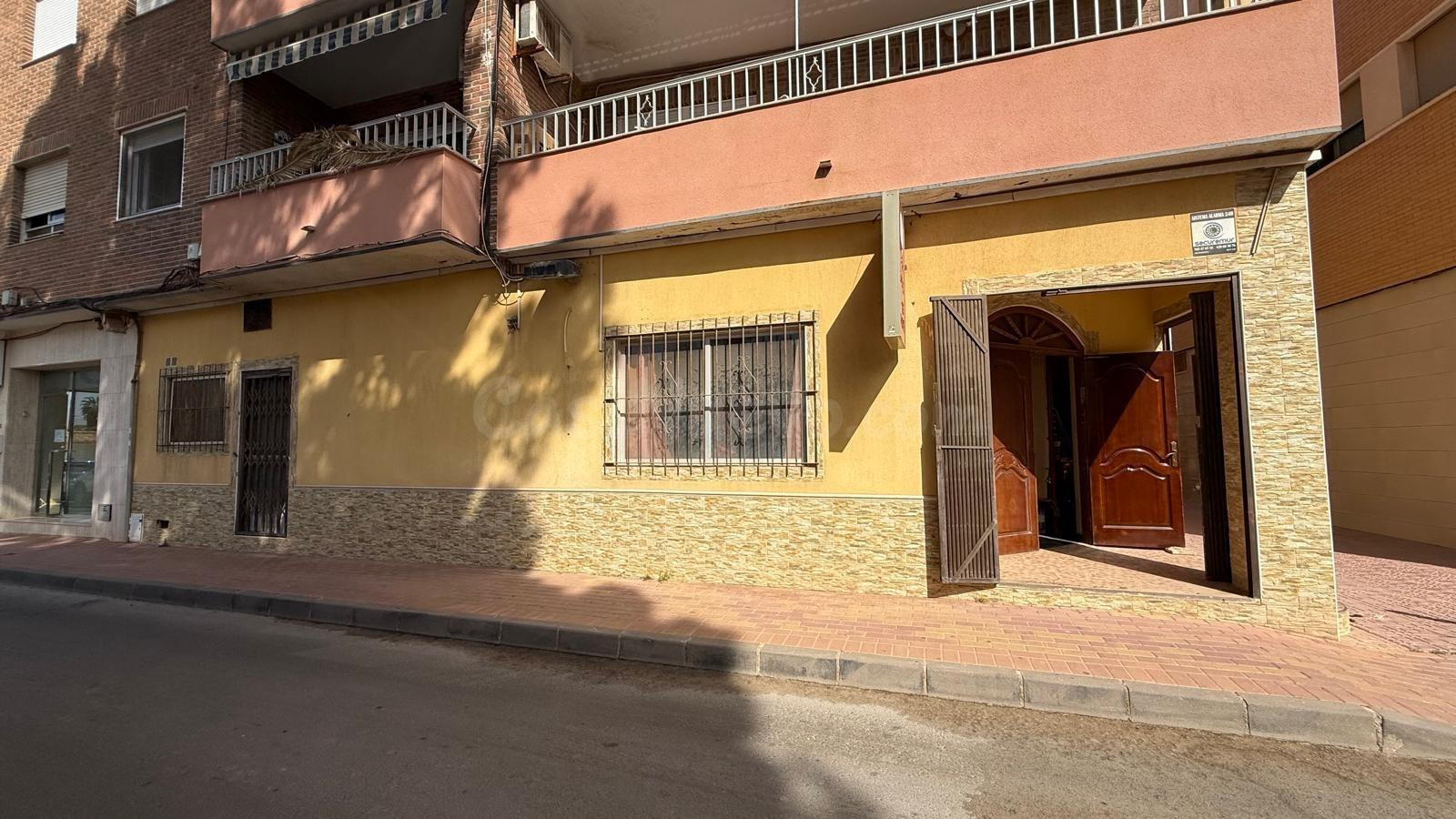 ¡Tu próximo negocio espera a que abras sus puertas! Amplio local en San Pedro del Pinatar