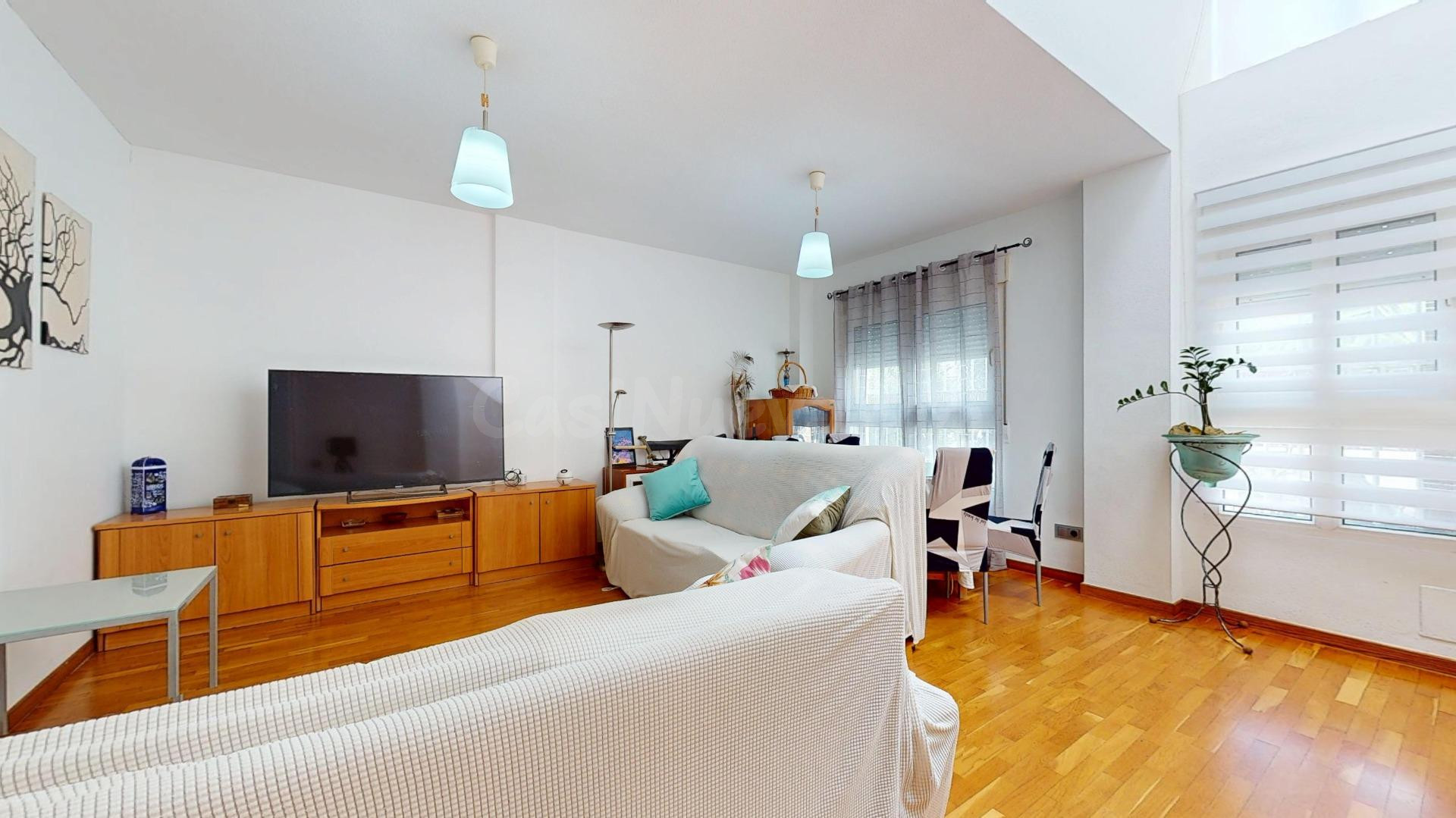 Espacio, Luz y Comodidad: Tu Dúplex Ideal en Torre Pacheco