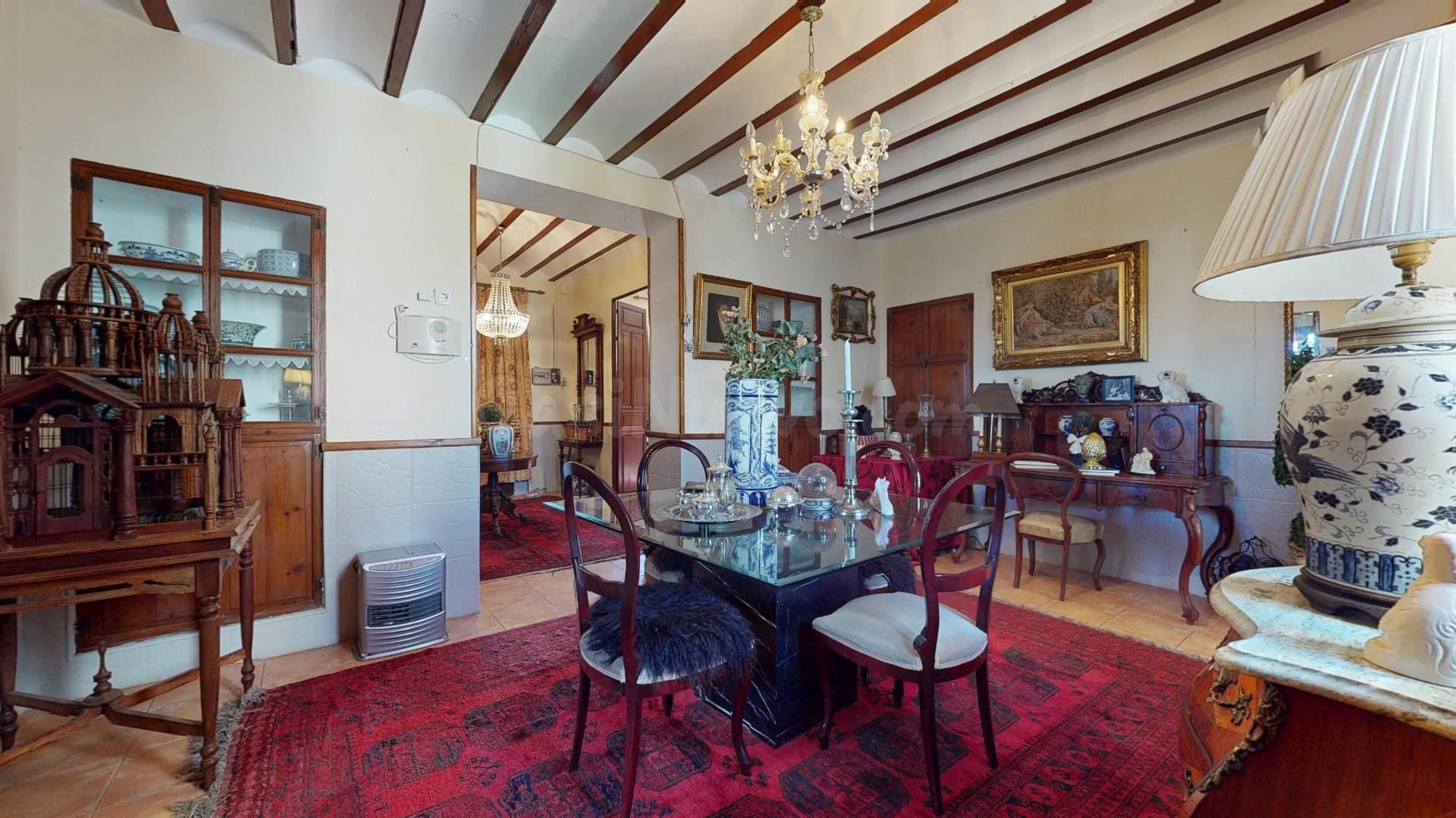 Vivienda en planta baja con 5 dormitorios en Corvera.