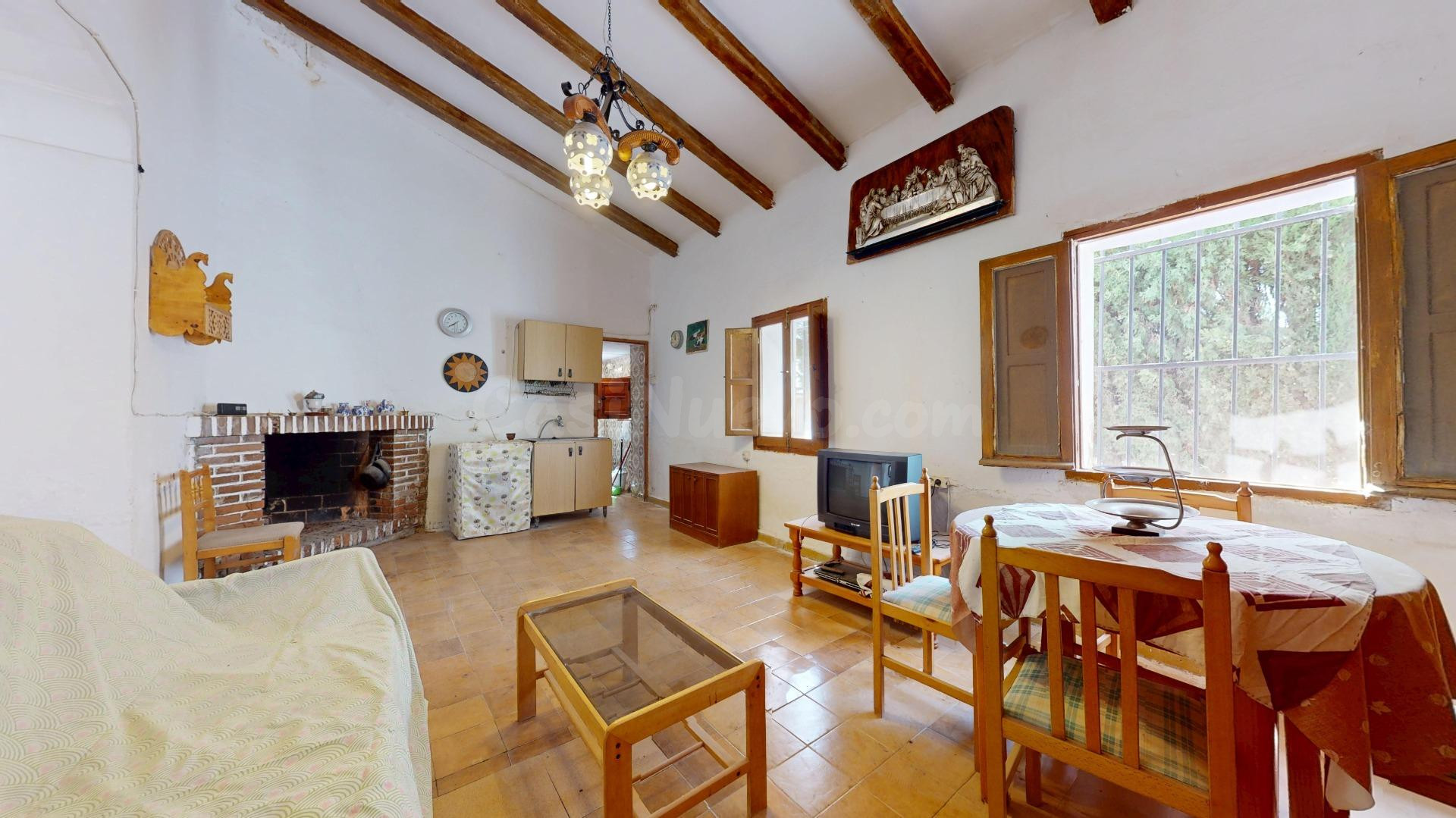 CASA DE CAMPO EN CORVERA CON 5.400 M2 DE PARCELA