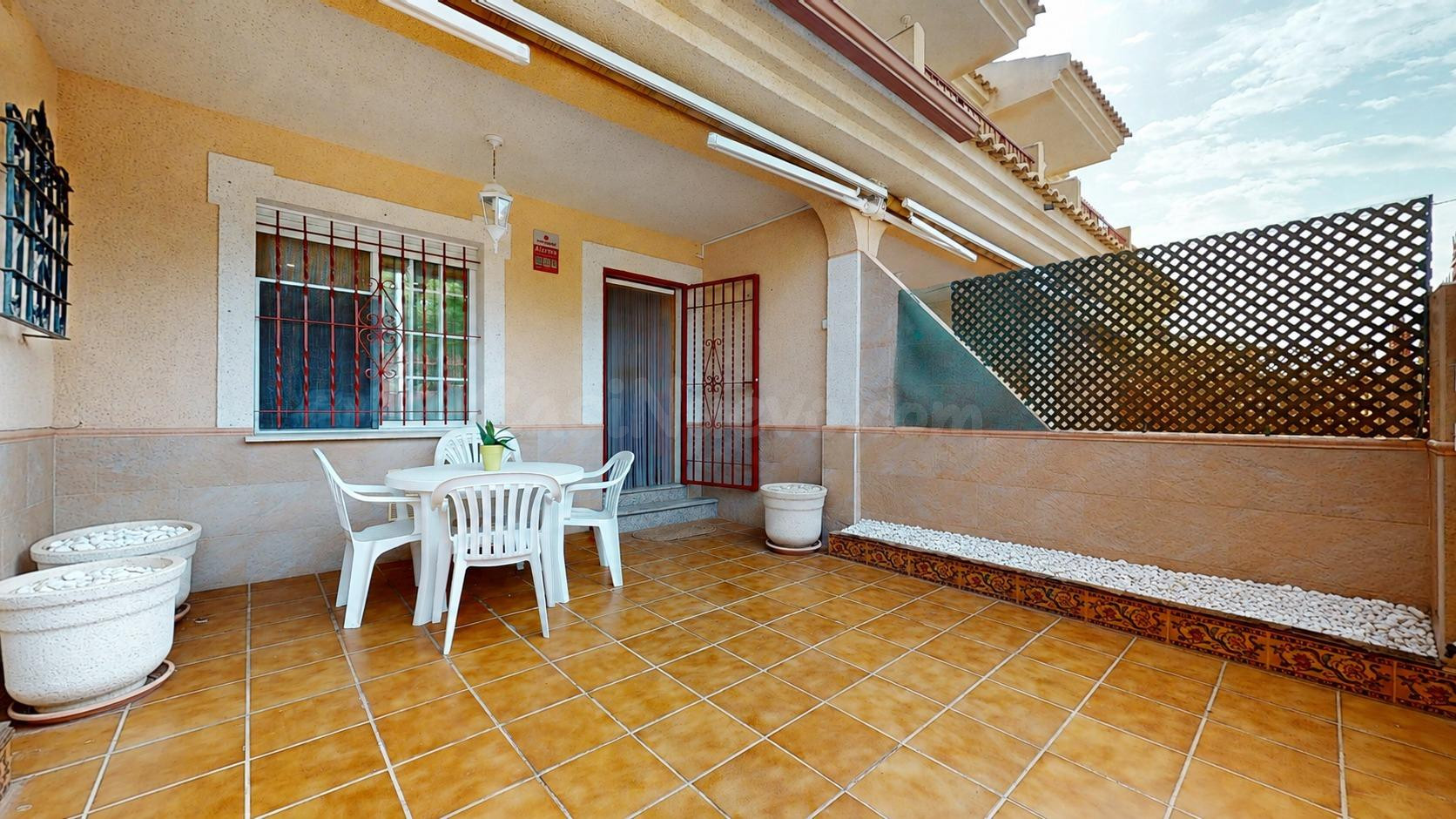 Tu casa junto al mar: dúplex con jardín y vistas al parque en Santiago de la Ribera