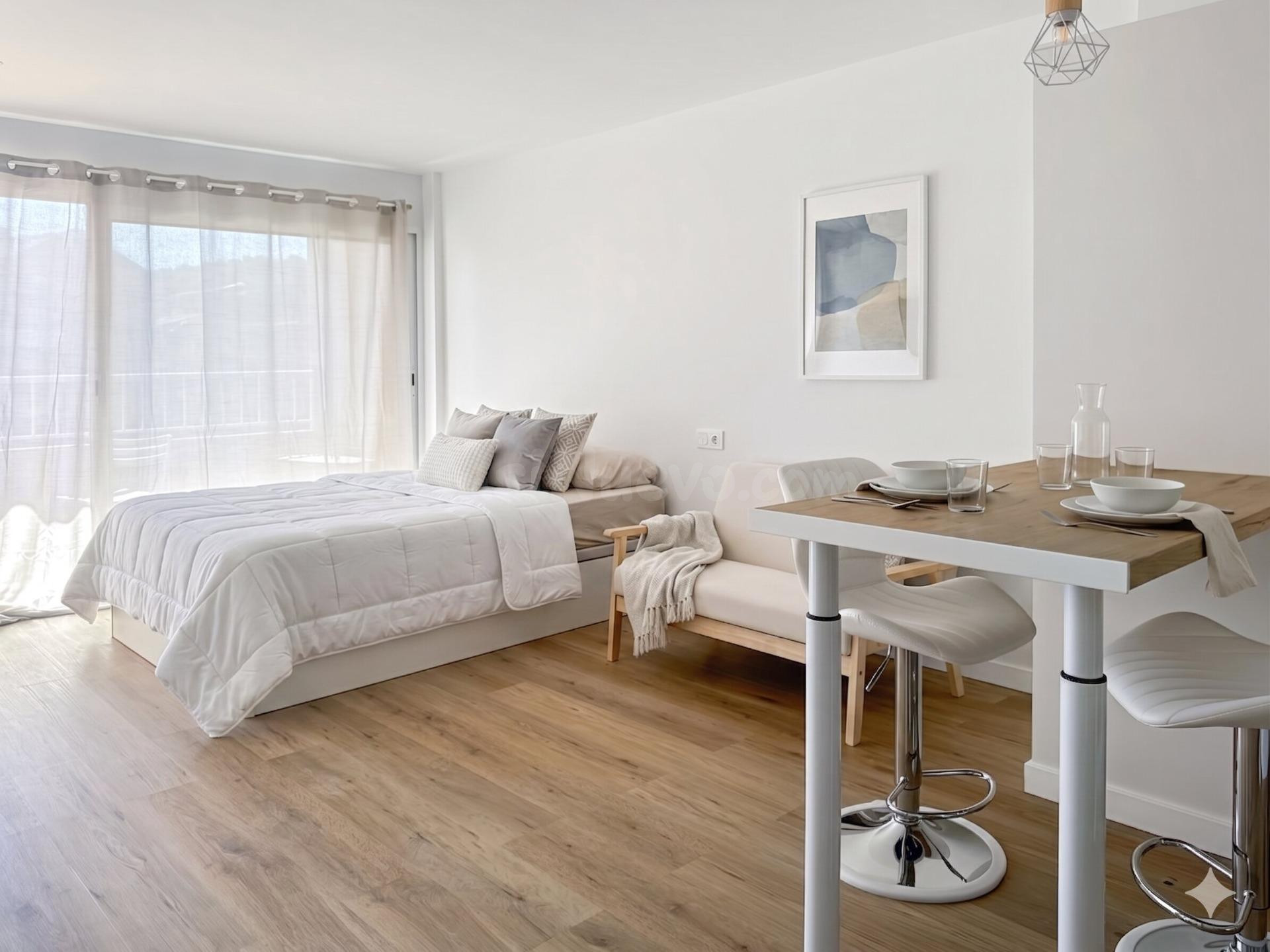 Estudio reformado con terraza privada en azotea en Paguera, Mallorca