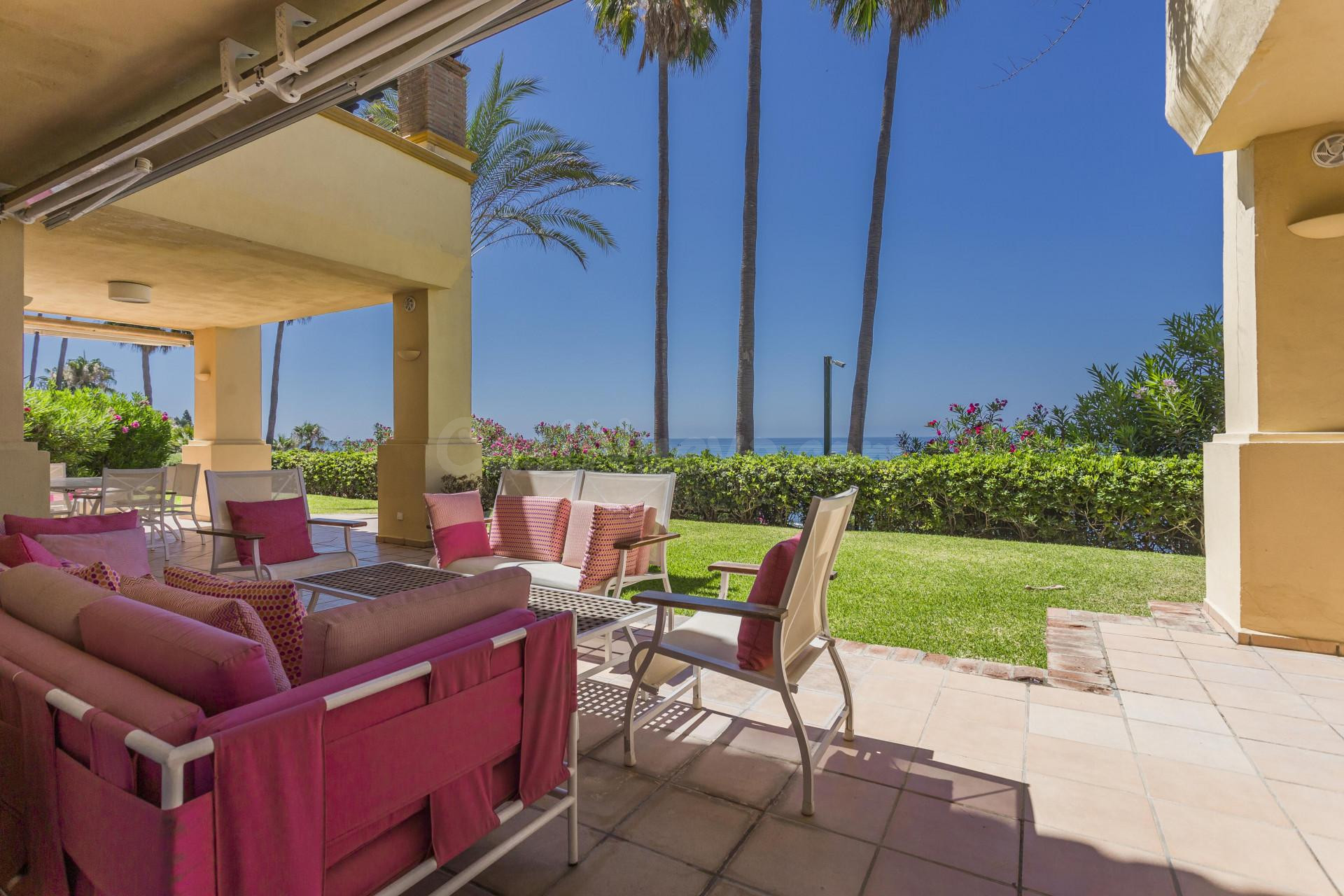Apartamento exquisito y reformado con estilo y  con acceso directo al mar.