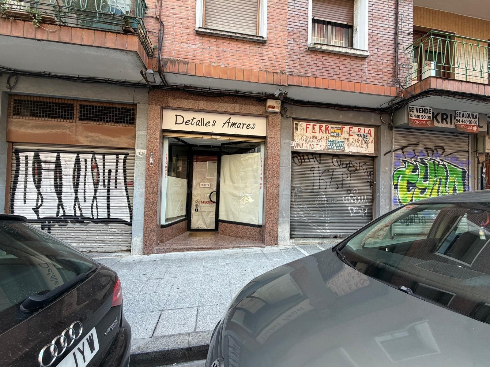 Gran local comercial en 3 plantas en C/ Nafarroa (Centro de  - foto 2