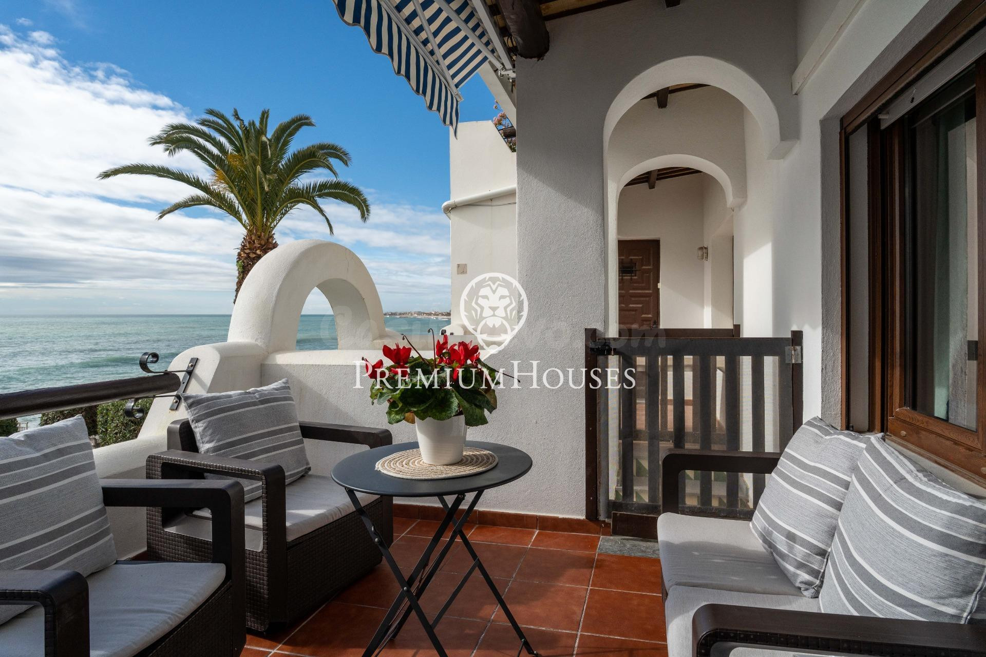 Piso con terraza y vistas al mar en Racó de Santa Lucía