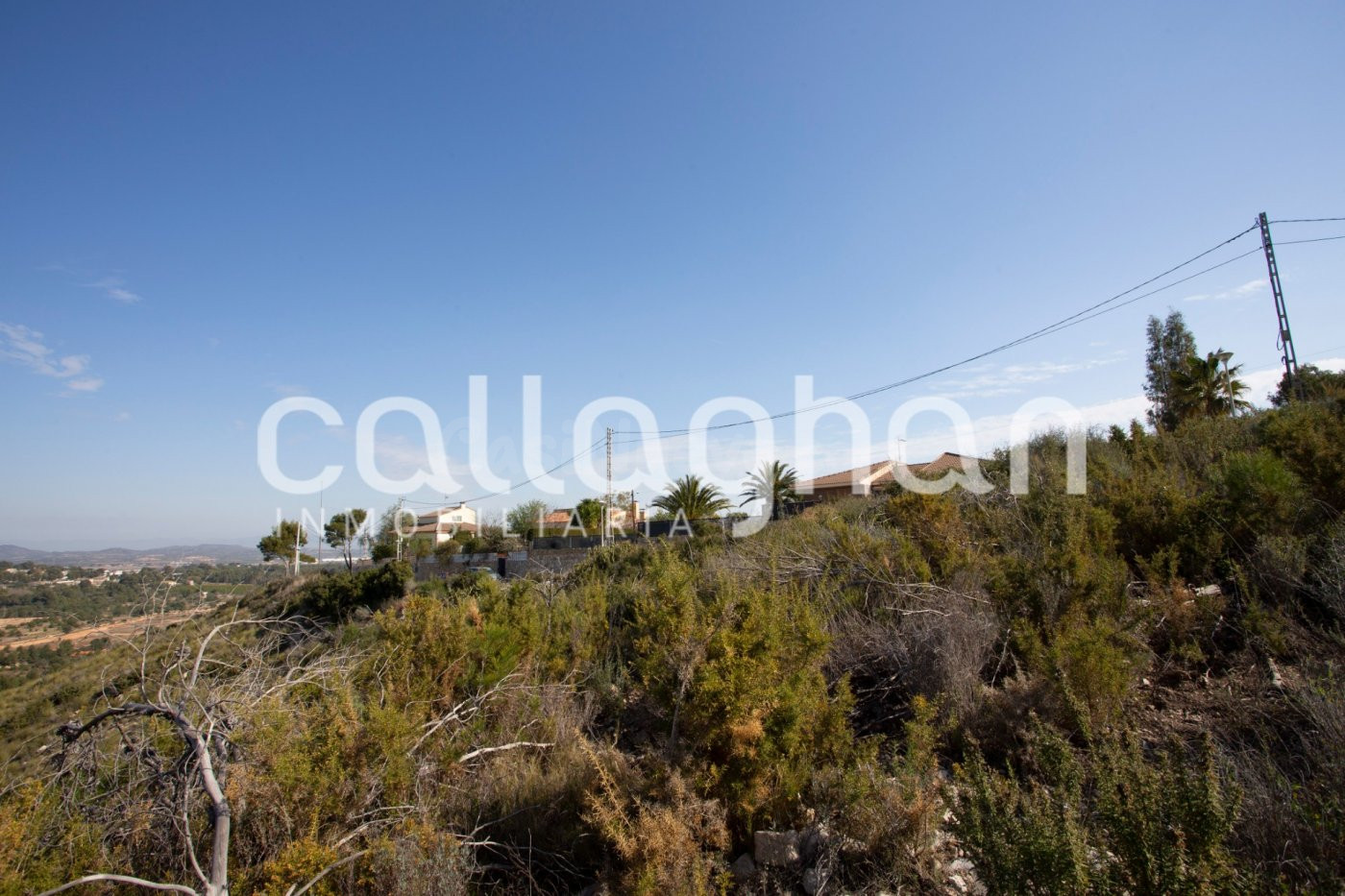 Parcela de 1.240 m2 ubicada en la urbanización “Sierra Perenchiza"  (Chiva)