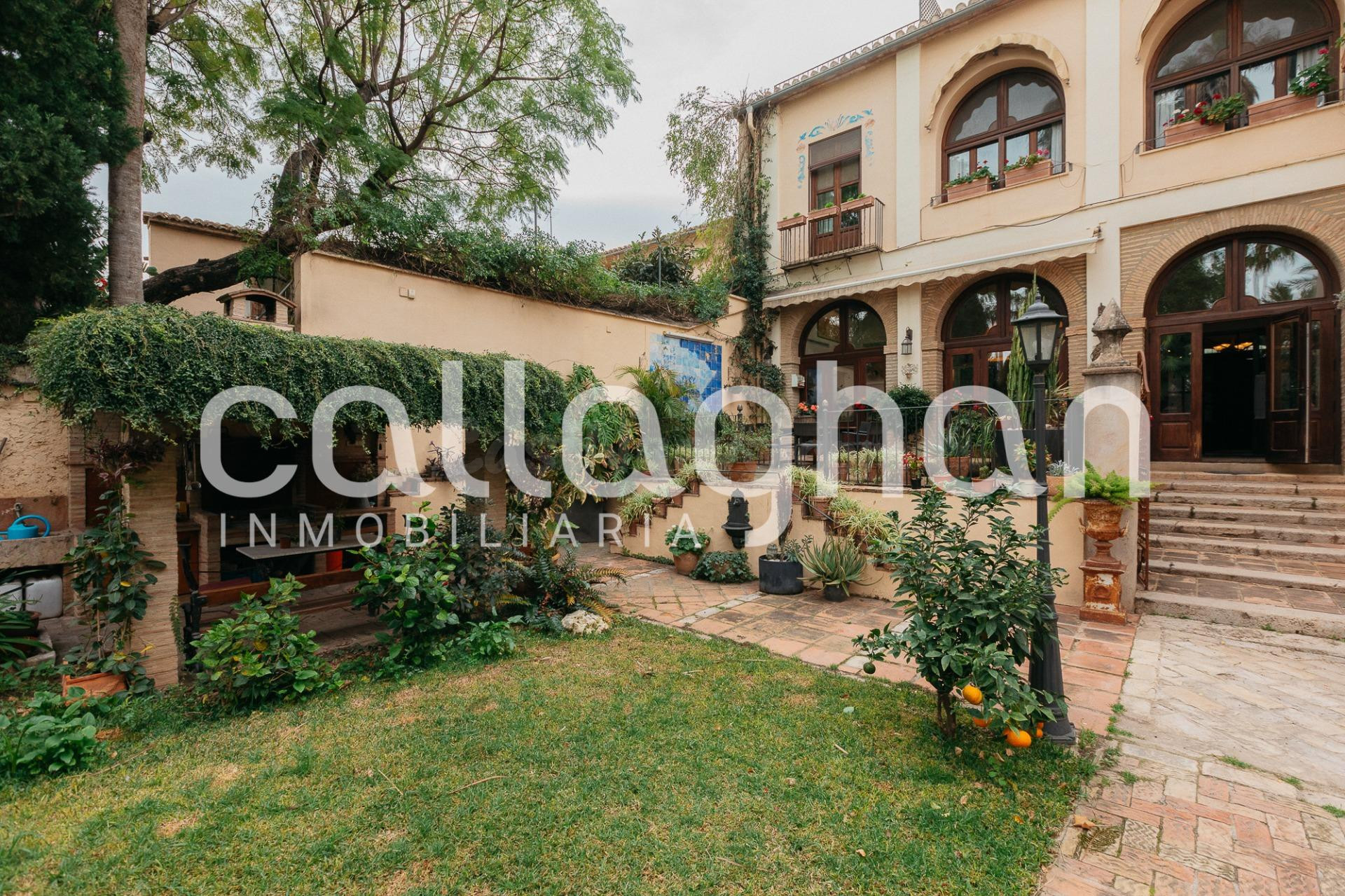 Descubre esta exclusiva villa, un tesoro úúnico con histori - foto 2