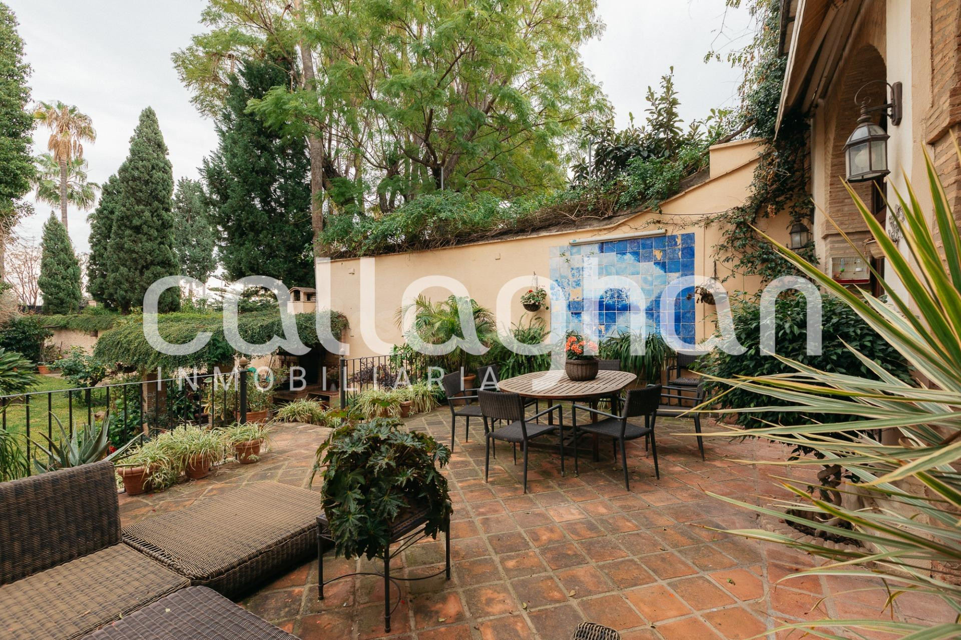 Descubre esta exclusiva villa, un tesoro úúnico con histori - foto 3