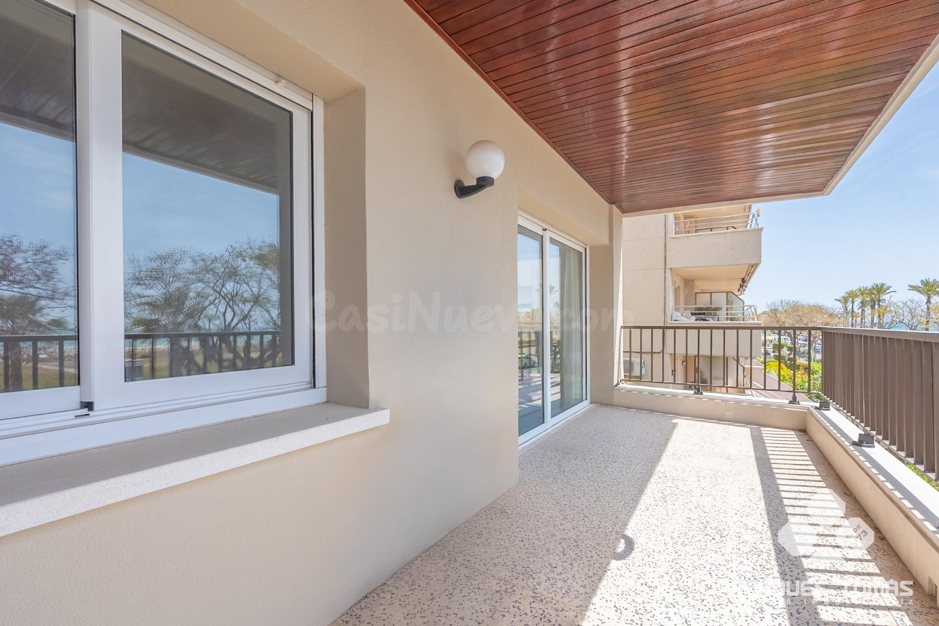 Piso reformado en primera línea en Segur de Calafell - foto 5