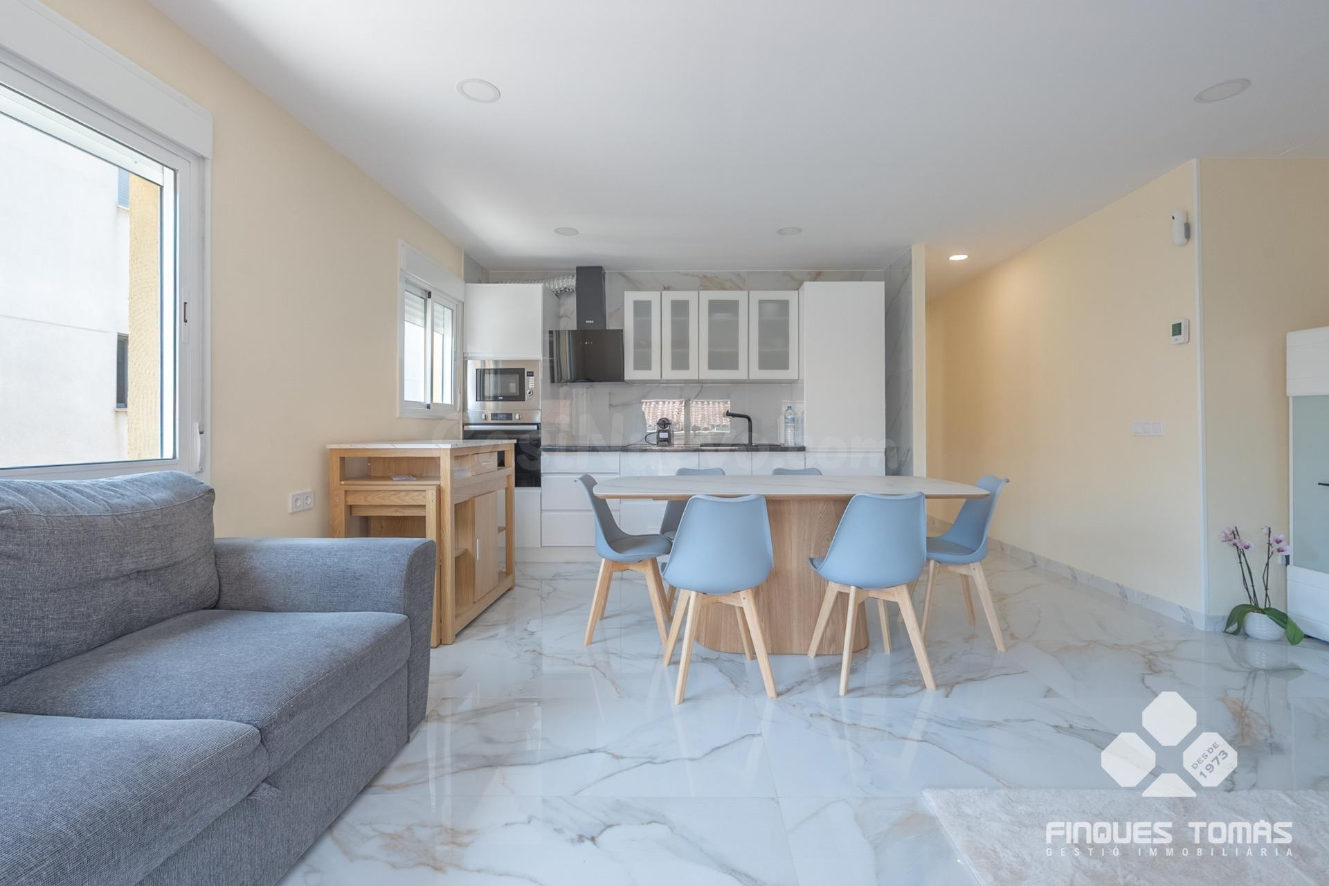 Piso reformado con balcón en Segur de Calafell - foto 4