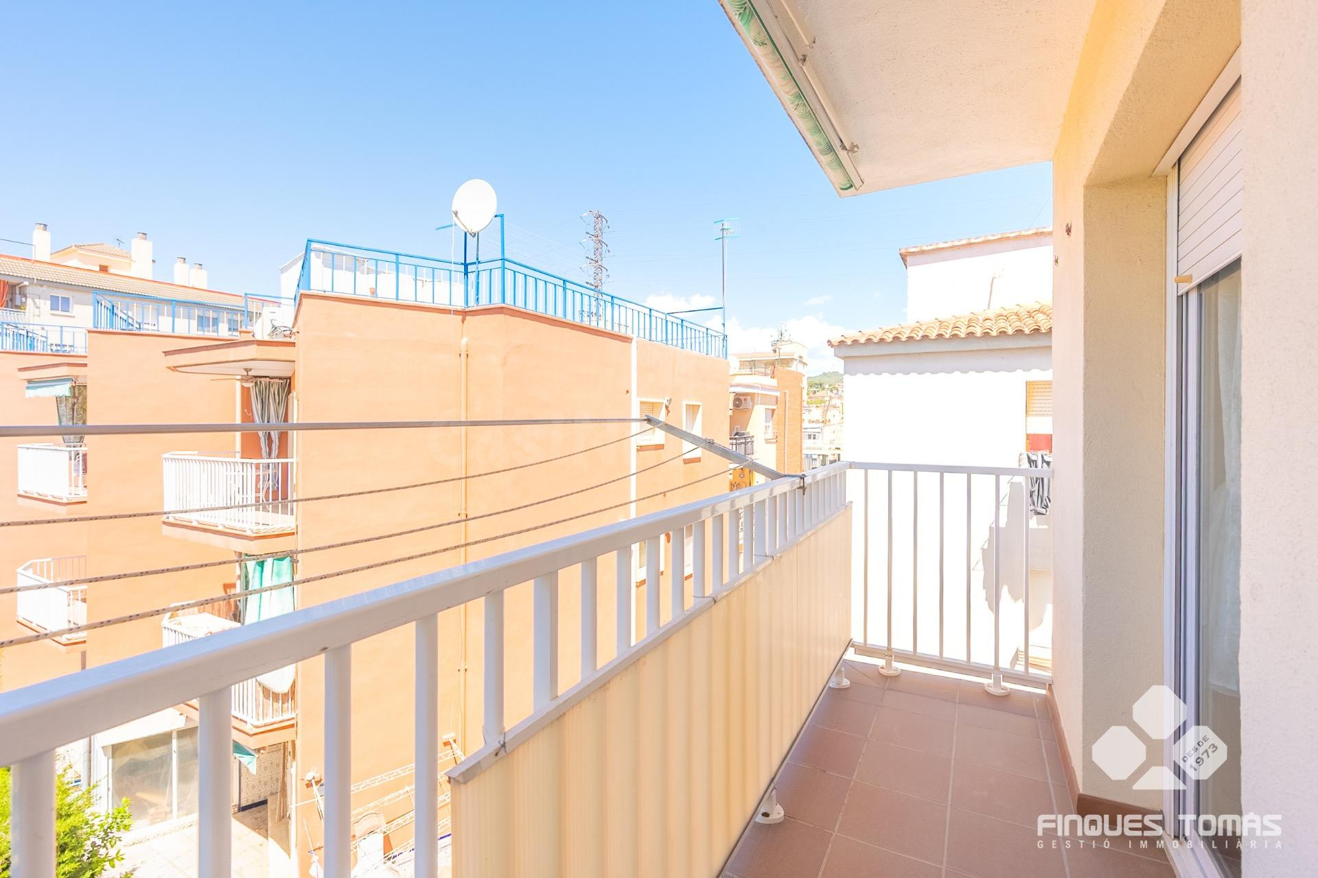 Piso con balcón en Segur de Calafell - foto 4