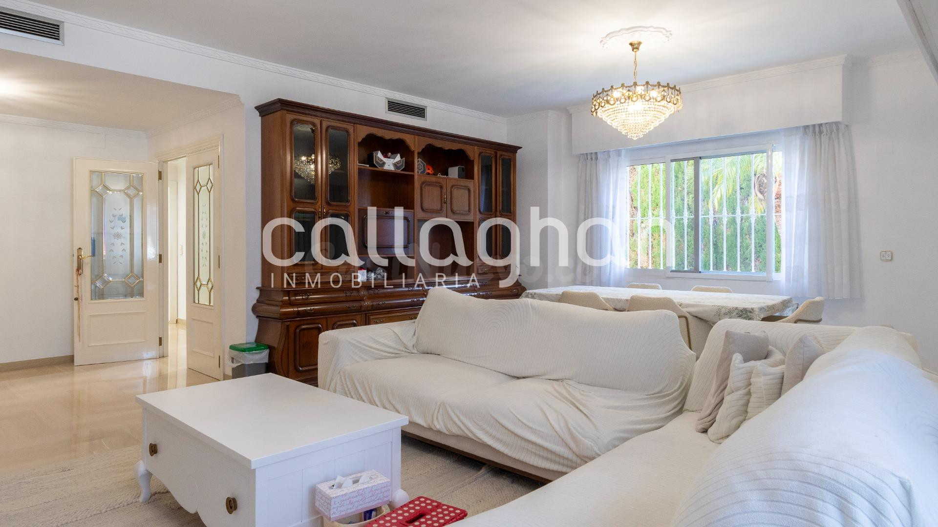 Chalet de lujo en Park Nord: 300 m2 de elegancia, jardín y t - foto 5