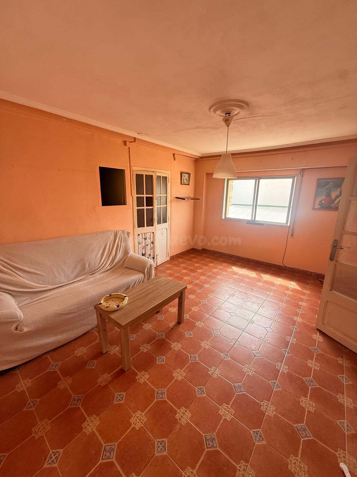 ¡GRAN OPORTUNIDAD! PISO DE PUEBLO TRES ALTURAS
