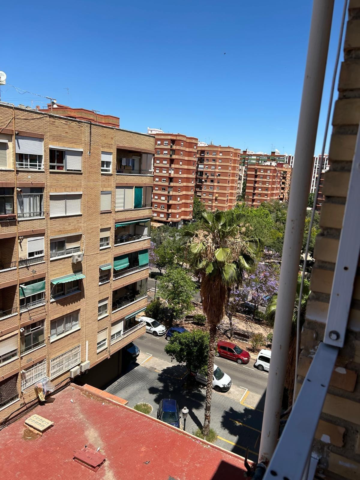 Edificio Calle Campoamor, Algiros