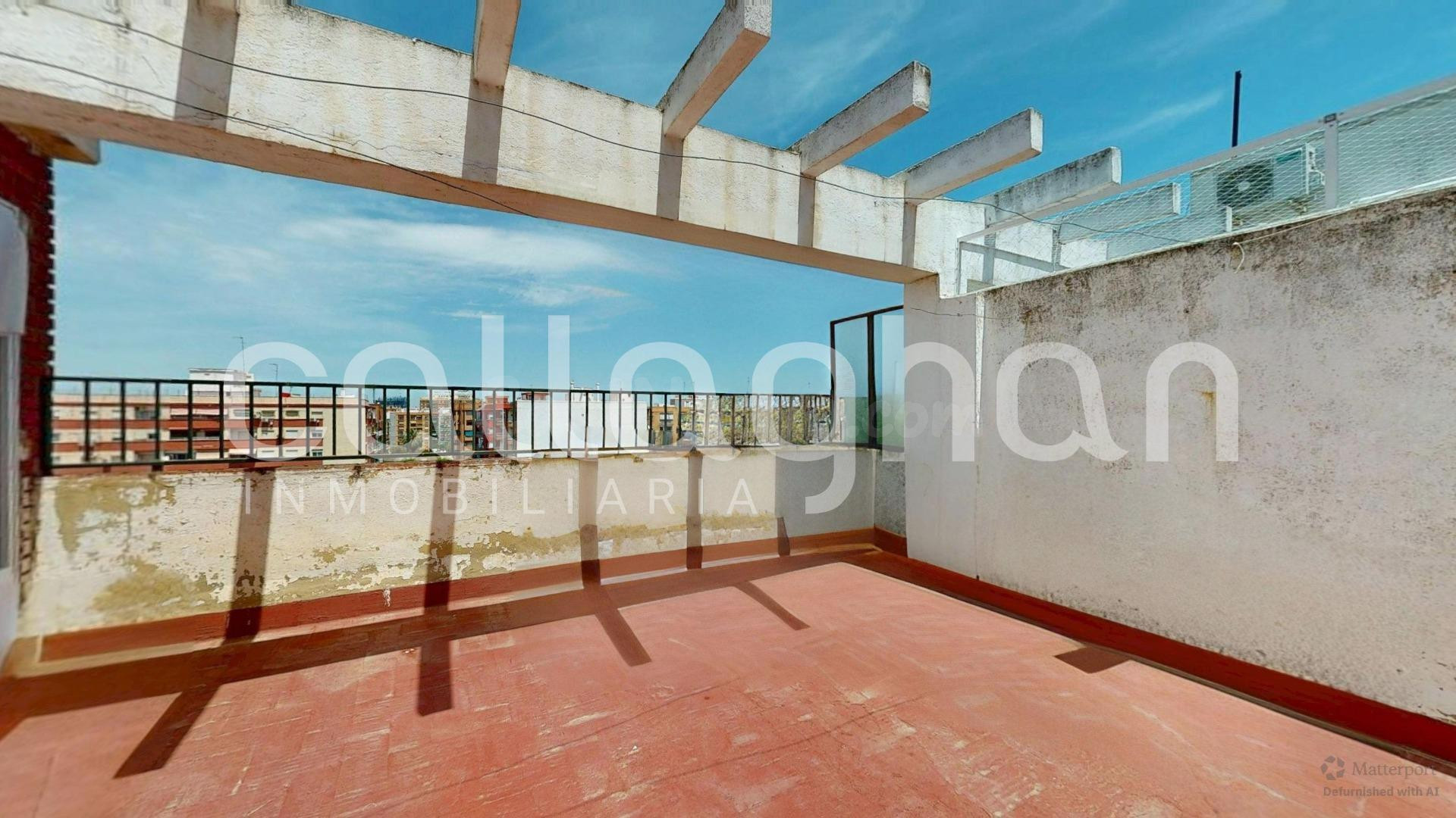 Ático con terraza en Malilla: una oportunidad única para cre - foto 3
