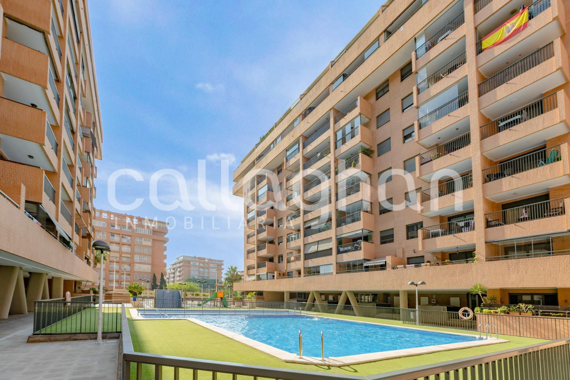 Exclusivo apartamento en La Patacona, a solo 50 metros del mar